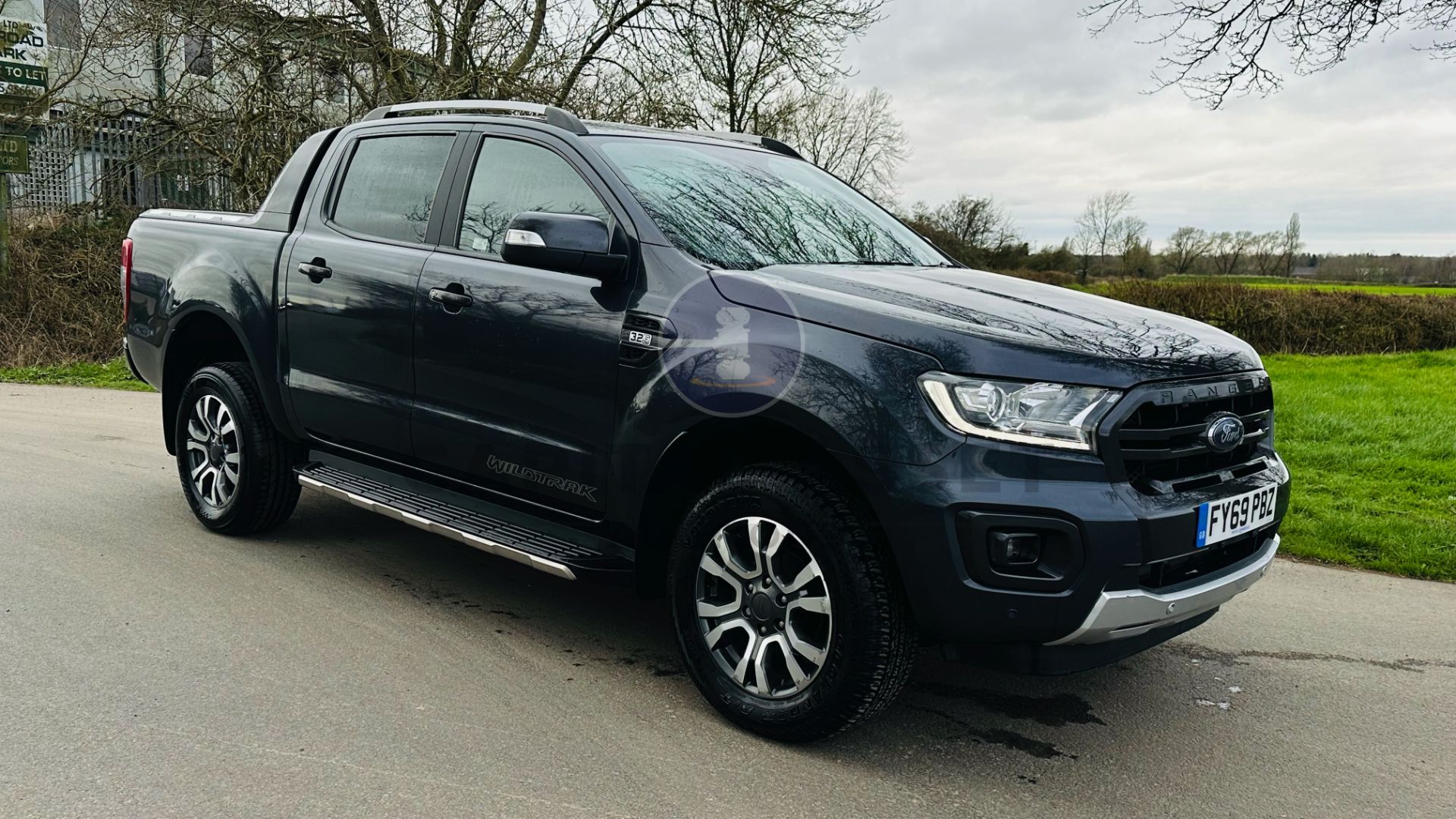 FORD RANGER *WILDTRAK EDITION* DOUBLE CAB PICK-UP (2020 - EURO 6) 3.2 TDCI - AUTOMATIC *HUGE SPEC* - Image 3 of 49