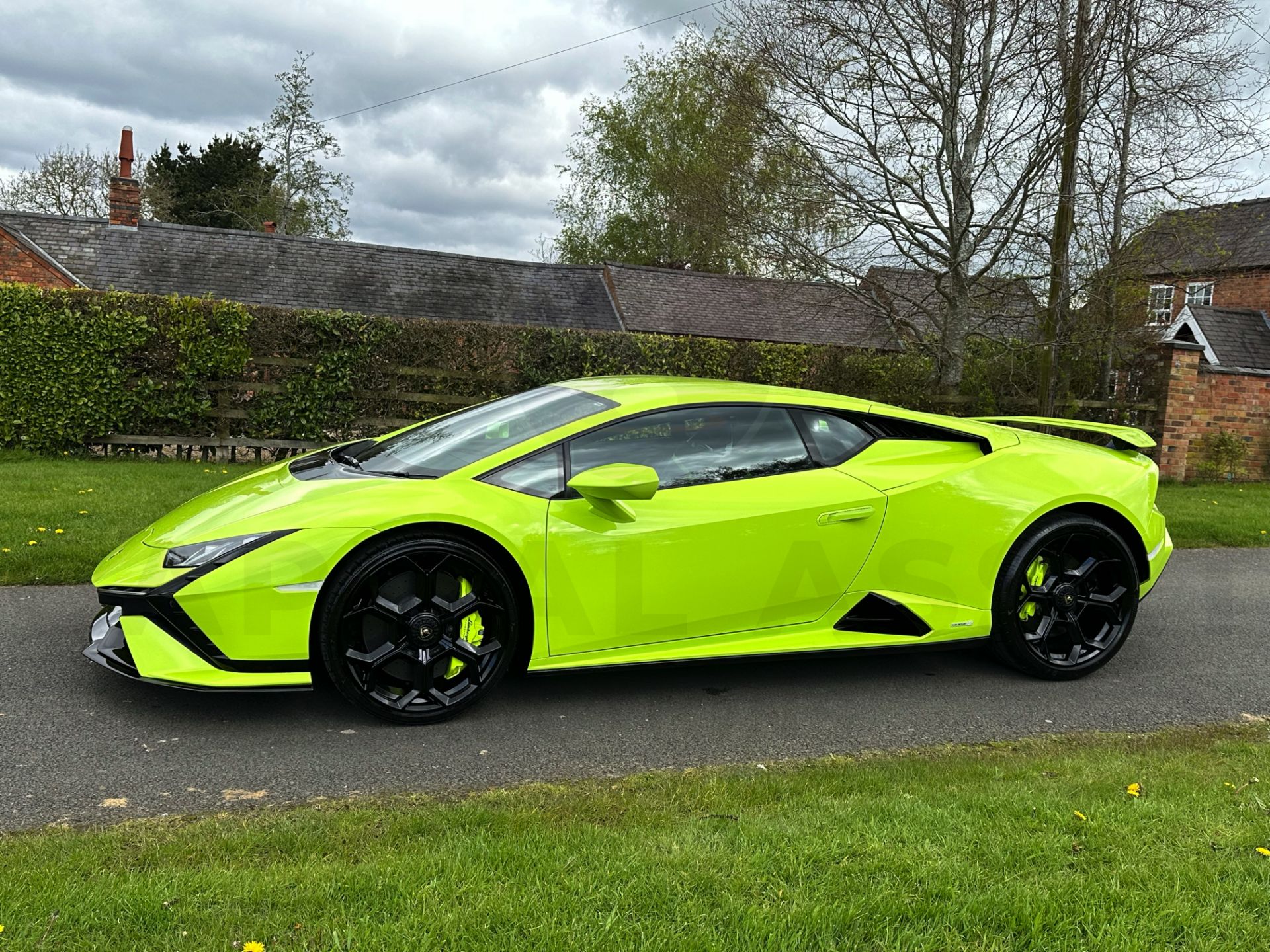 LAMBORGHINI HURACAN LP640-2 TECNICA (2024 - ALL NEW FACELIFT MODEL) 5.2 V10 PETROL *DELIVERY MILES* - Bild 10 aus 79