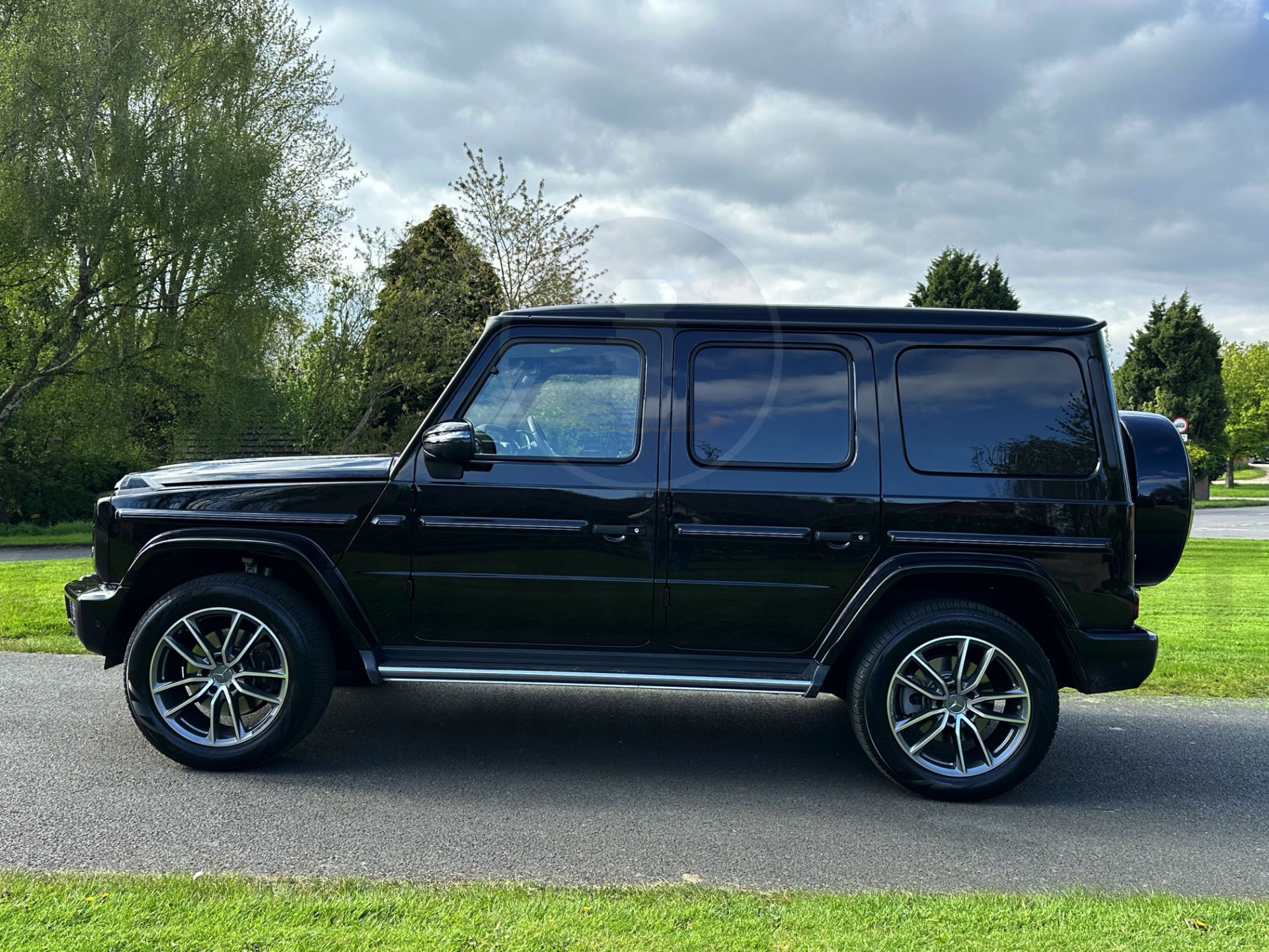 (On Sale) MERCEDES-BENZ G400D *AMG LINE PREMIUM PLUS* (2023 73 REG) *NIGHT PACKAGE - ULTIMATE SPEC* - Image 10 of 66