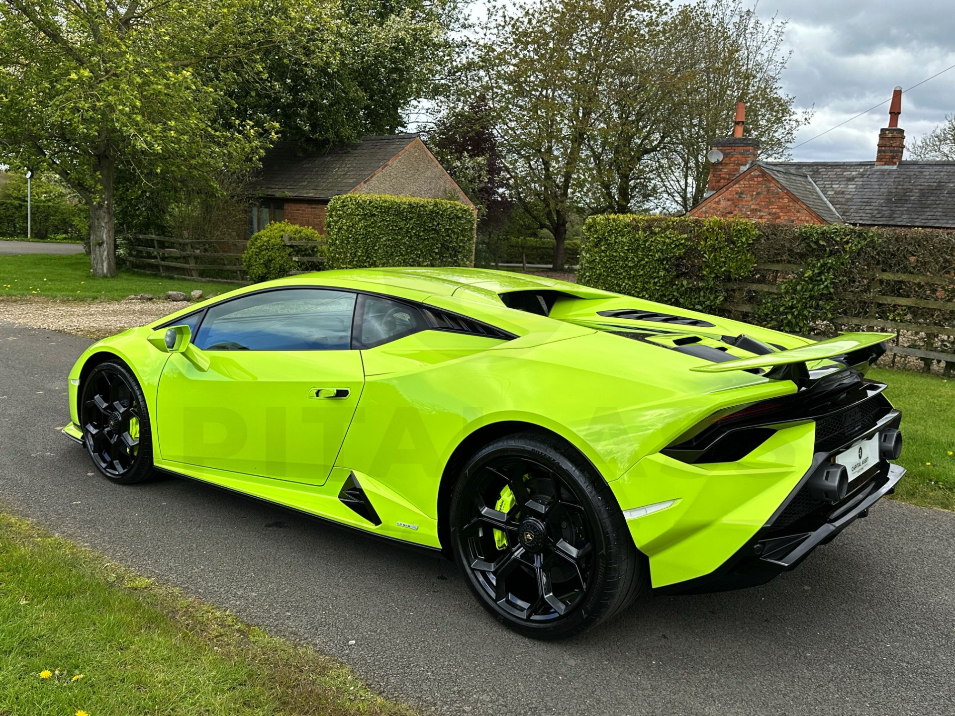 LAMBORGHINI HURACAN LP640-2 TECNICA (2024 - ALL NEW FACELIFT MODEL) 5.2 V10 PETROL *DELIVERY MILES* - Image 13 of 79