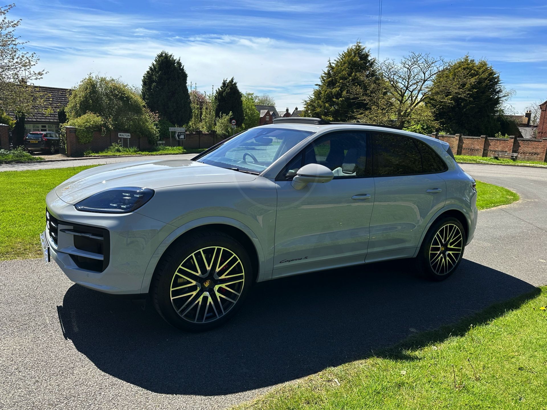 PORSCHE CAYENNE S *ALL NEW FACELIFT MODEL* (2024) 4.0 V8 BI-TURBO - 8 SPEED AUTO *MASSIVE SPEC* - Image 7 of 82