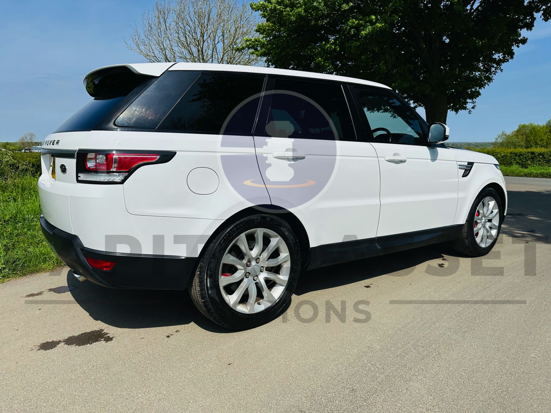 RANGE ROVER SPORT *HSE EDITION* (2016 - FACELIFT MODEL) 3.0 SDV6 - 306 BHP - AUTOMATIC *HUGE SPEC* - Image 15 of 53