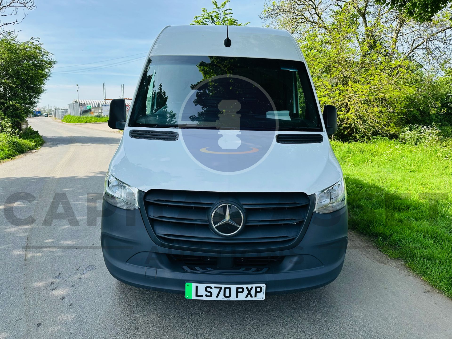 MERCEDES-BENZ SPRINTER *MEDIUM WHEEL BASE* AUTOMATIC - 2021 MODEL - AIR CONDITIONING - ONLY 5K MILES - Image 3 of 27