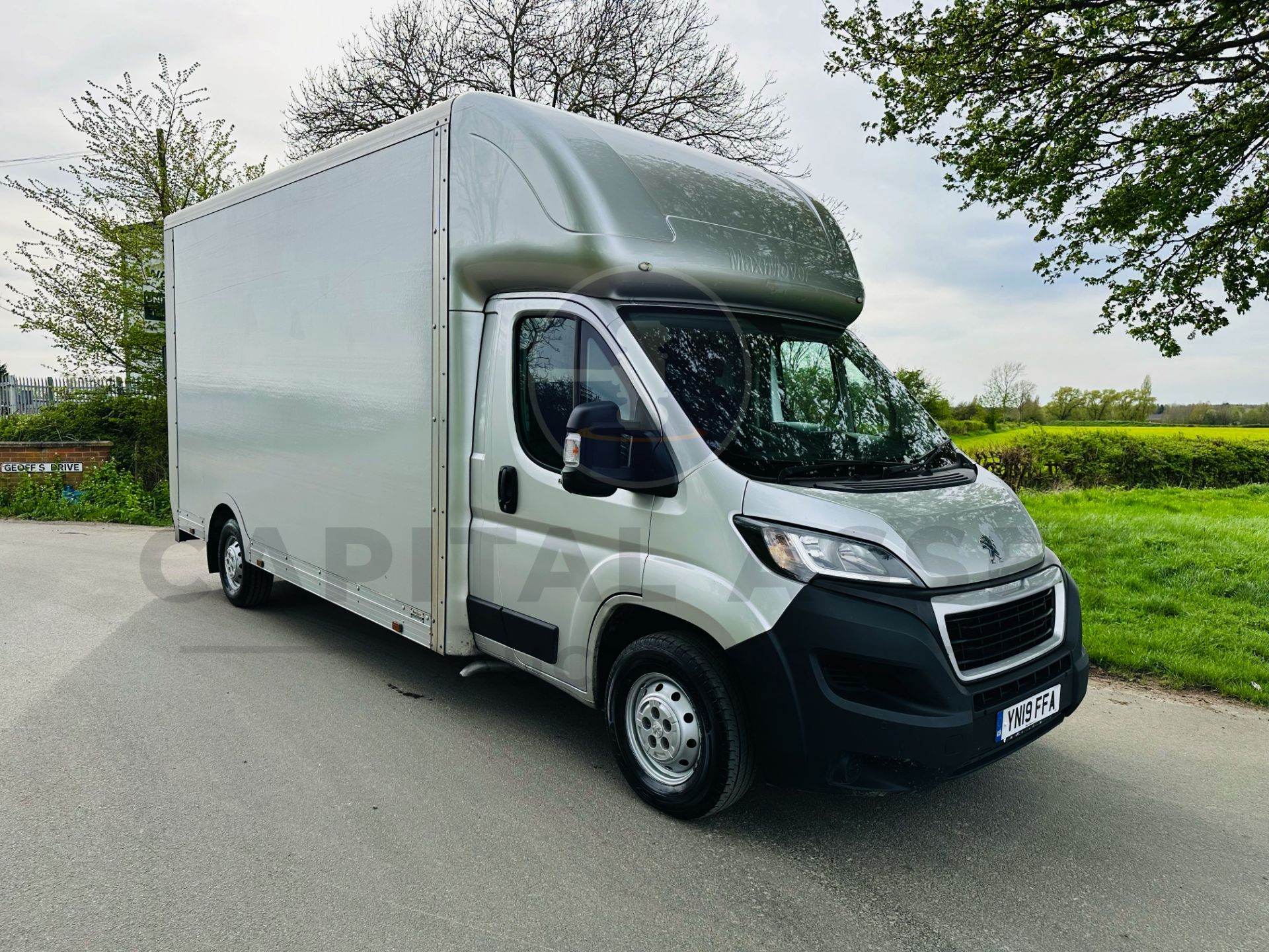 (ON SALE) PEUGEOT BOXER 335 *LWB LOW LOADER / MAXI MOVER LUTON* (2019 - EURO 6) 2.0 BLUE HDI *A/C* - Image 2 of 27