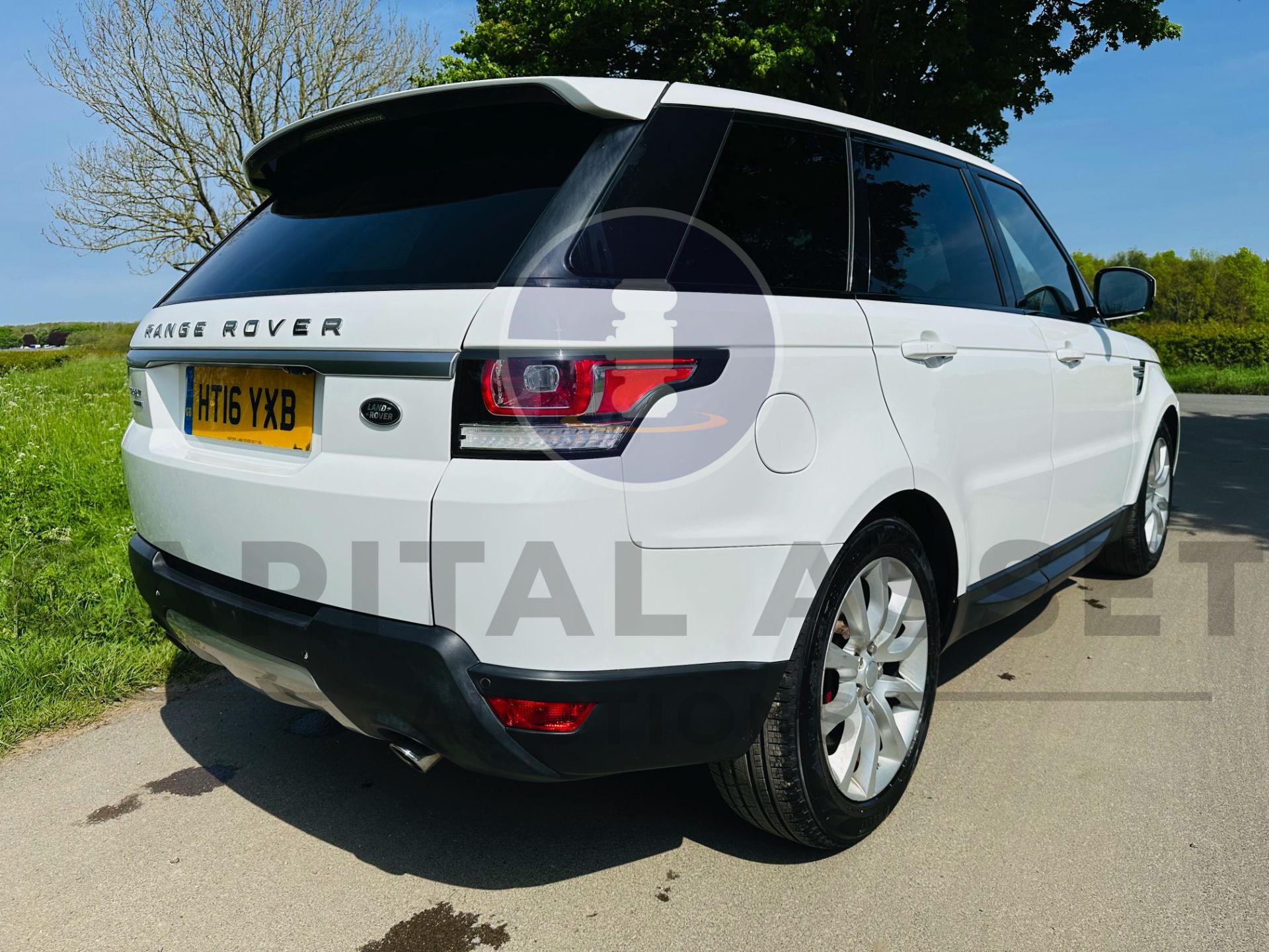 RANGE ROVER SPORT *HSE EDITION* (2016 - FACELIFT MODEL) 3.0 SDV6 - 306 BHP - AUTOMATIC *HUGE SPEC* - Image 14 of 53