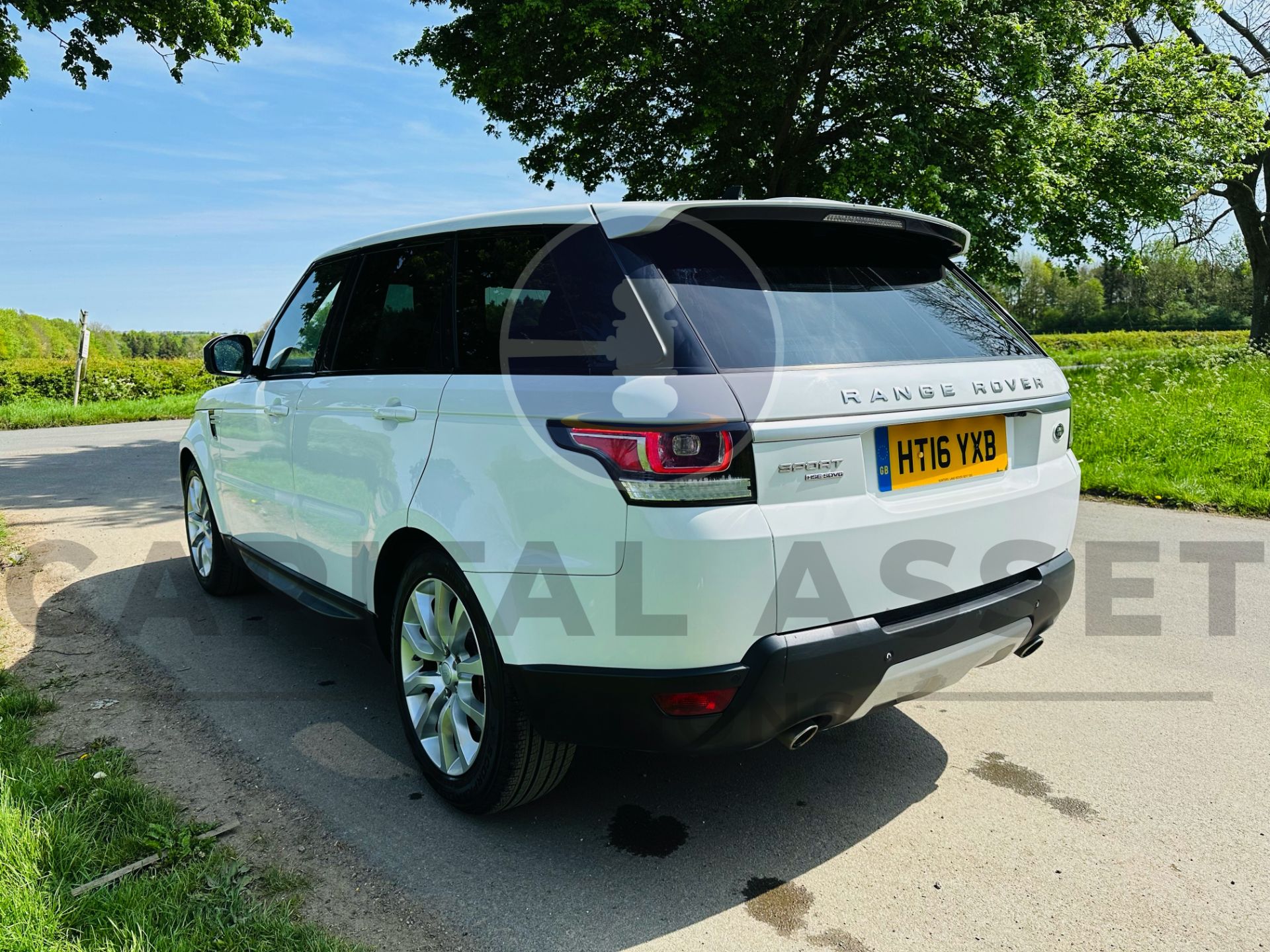 RANGE ROVER SPORT *HSE EDITION* (2016 - FACELIFT MODEL) 3.0 SDV6 - 306 BHP - AUTOMATIC *HUGE SPEC* - Image 10 of 53