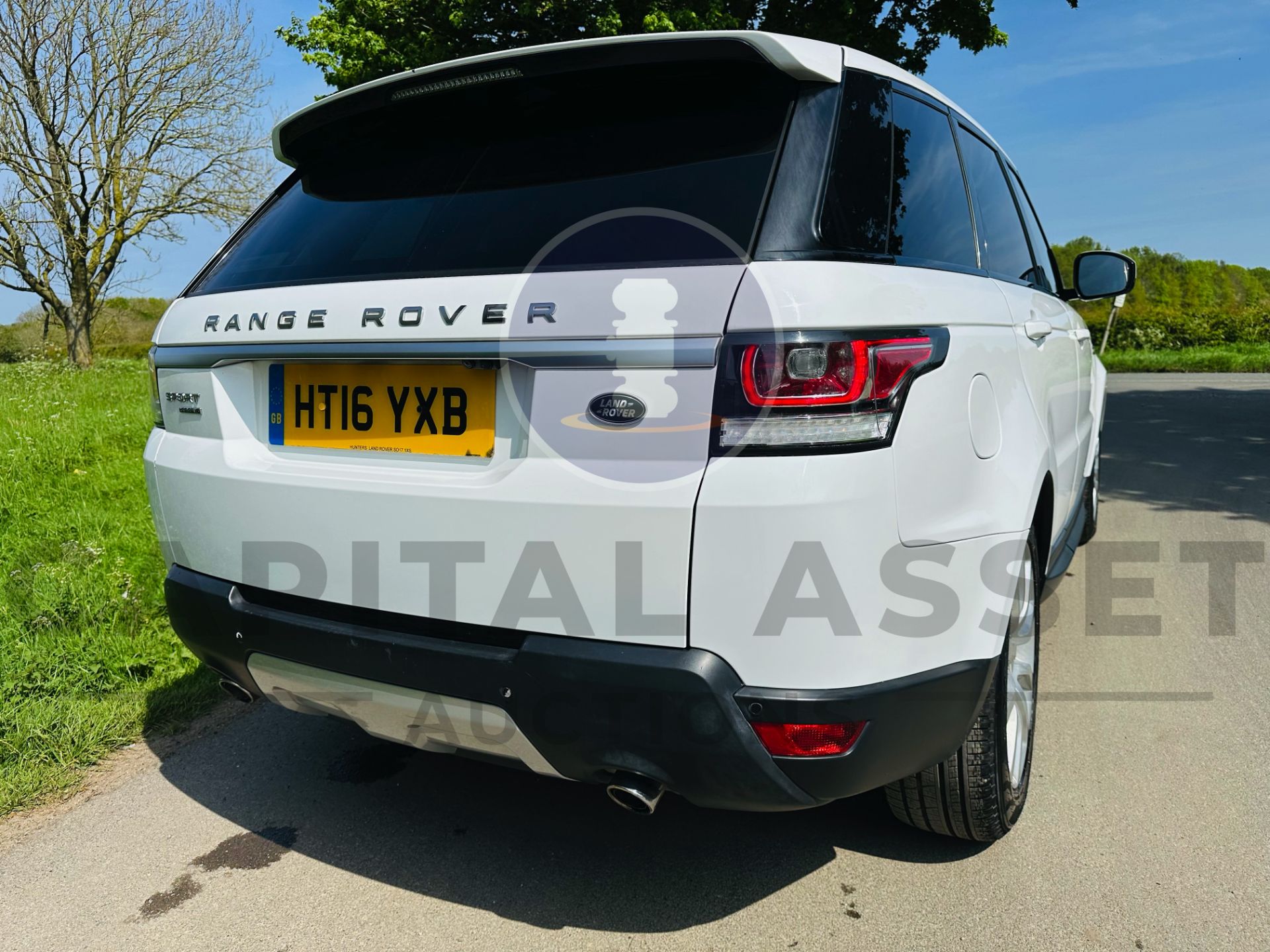 RANGE ROVER SPORT *HSE EDITION* (2016 - FACELIFT MODEL) 3.0 SDV6 - 306 BHP - AUTOMATIC *HUGE SPEC* - Image 13 of 53