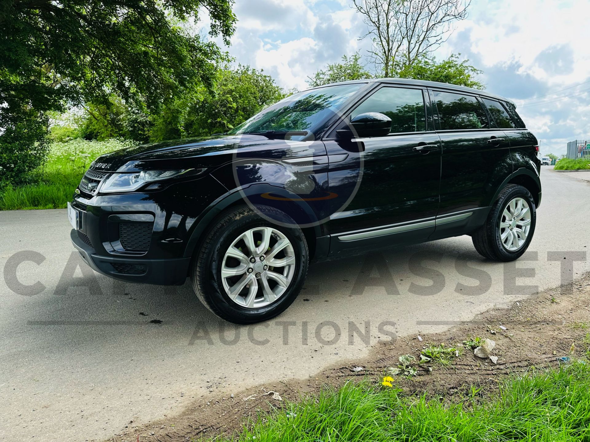 RANGE ROVER EVOQUE "SE" AUTO /START STOP - 18 REG - LEATHER - NEW MODEL - FSH - GREAT SPECIFICATION - Image 8 of 51