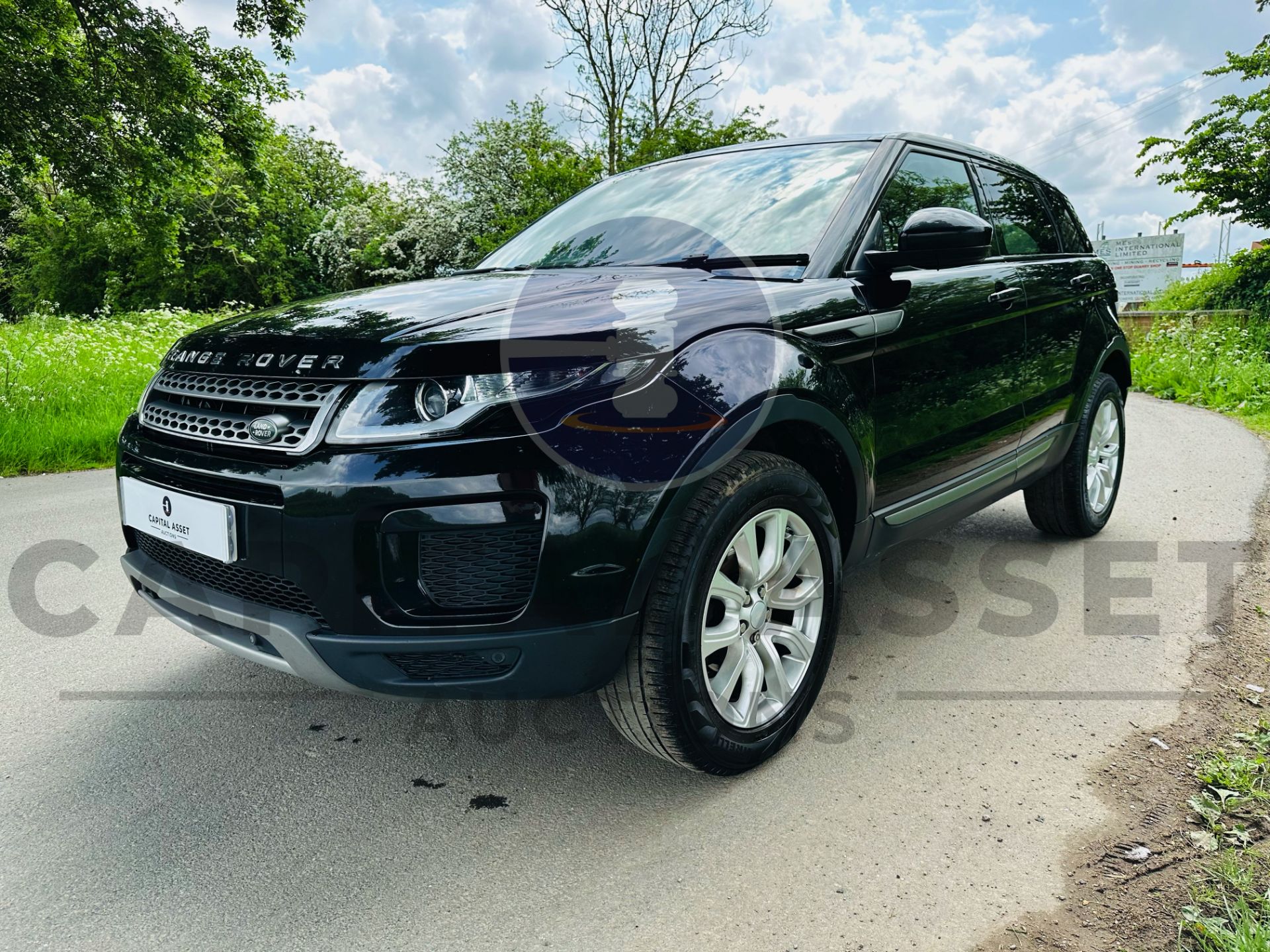 RANGE ROVER EVOQUE "SE" AUTO /START STOP - 18 REG - LEATHER - NEW MODEL - FSH - GREAT SPECIFICATION - Image 7 of 51