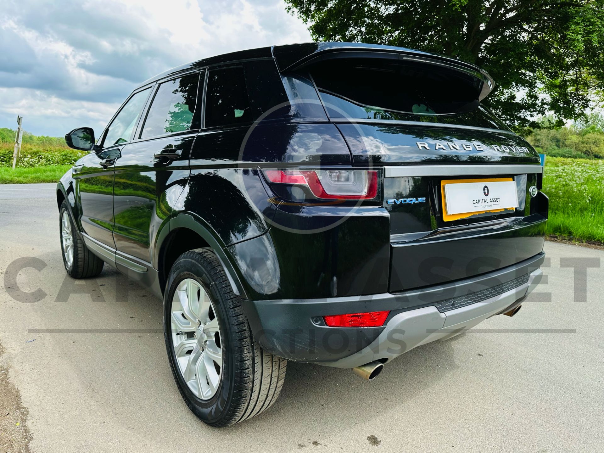 RANGE ROVER EVOQUE "SE" AUTO /START STOP - 18 REG - LEATHER - NEW MODEL - FSH - GREAT SPECIFICATION - Image 11 of 51