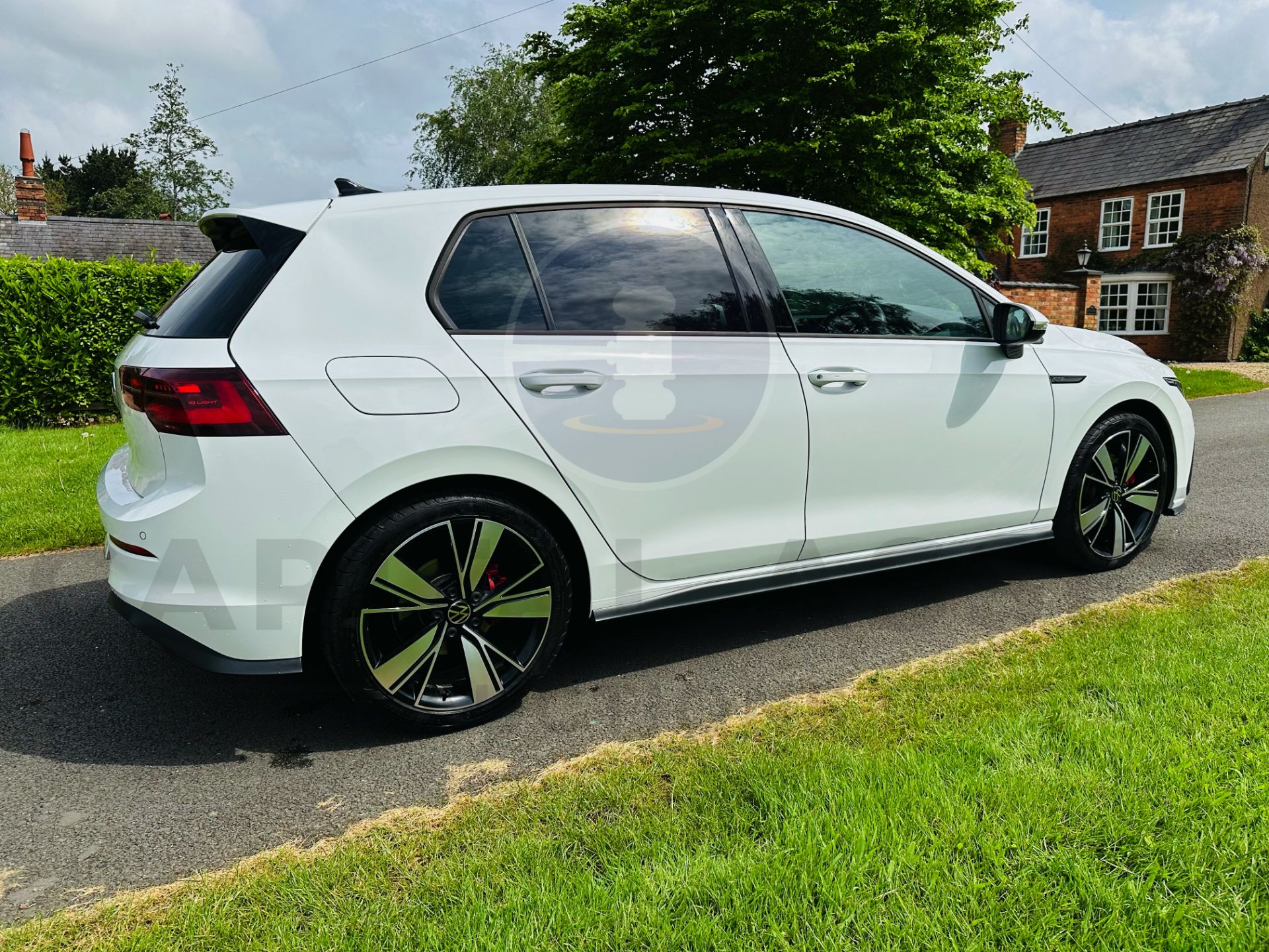 (ON SALE) VOLKSWAGEN GOLF "GTD" AUTO 200BHP!! - 72 REG - ONLY 6K MILES - GREAT SPEC - WOW!!! - Image 16 of 53