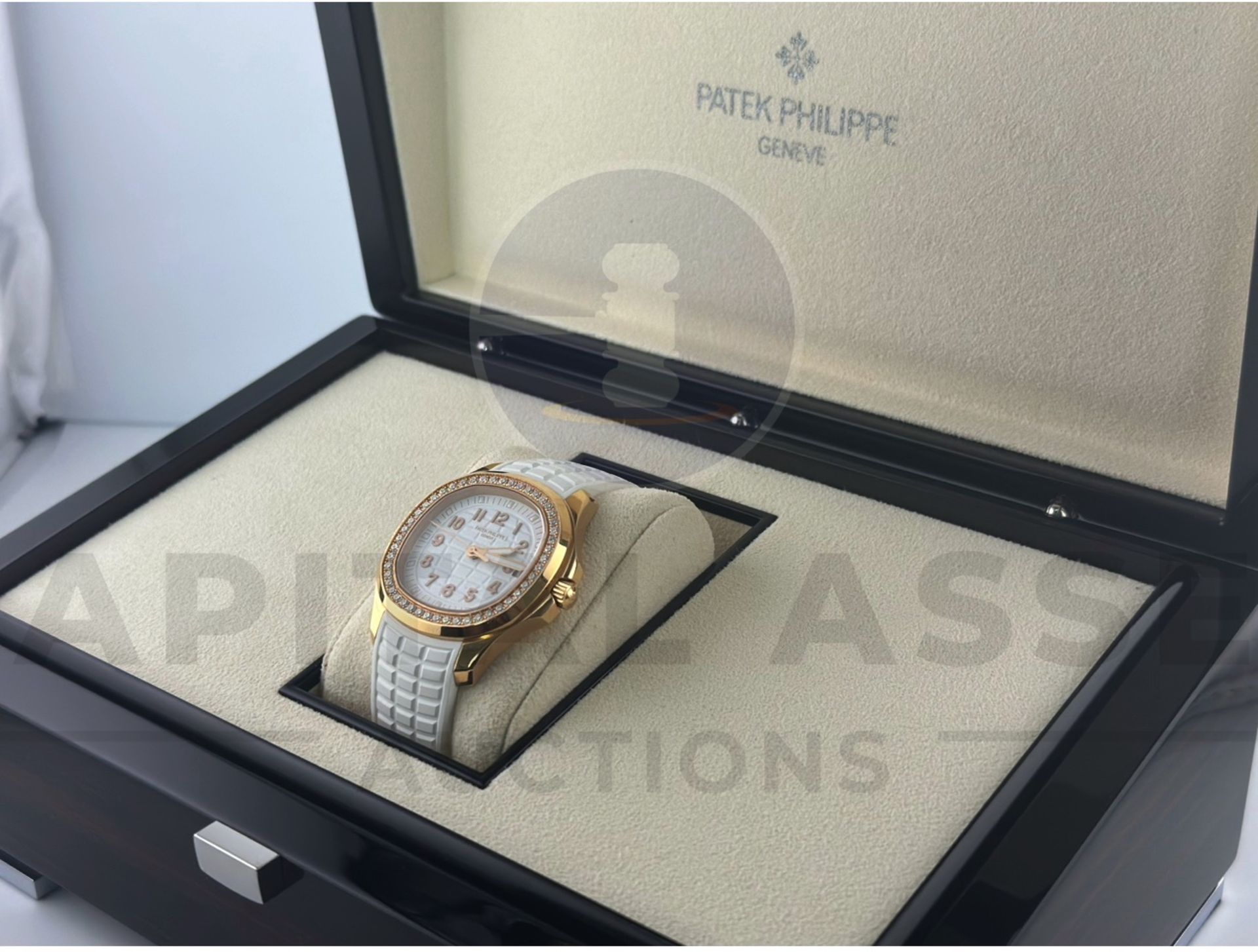 PATEK PHILIPPE AQUANAUT *18CT ROSE GOLD* (APRIL 2023 - NEW / UNWORN) 38.8MM MATTE WHITE DIAL *LOOK* - Image 23 of 35