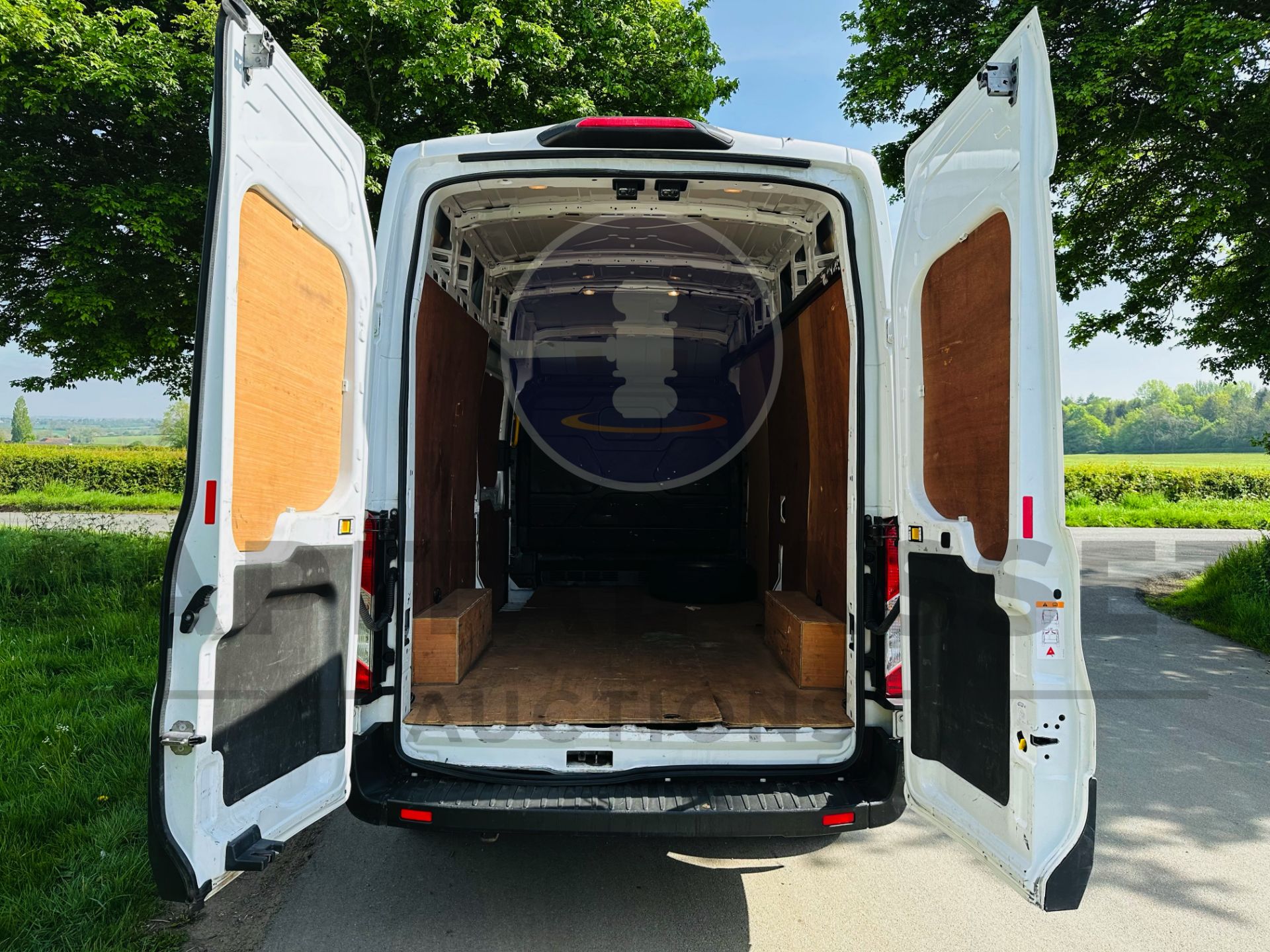 FORD TRANSIT 130 T350 RWD *LWB HI-ROOF* (2021 - EURO 6) 2.0 TDCI 'ECO-BLUE' *LEADER EDITION* - Image 11 of 31