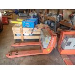 Toyota 7HBW23 walk behind pallet jack, 4500 lb capacity with charger (WAREHOUSE)
