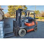 Toyota LPG Forklift, mn 6FCU25, 4475.6 HRS, 189 inch lift height, 3 stage mast, solid tires, ROPS,