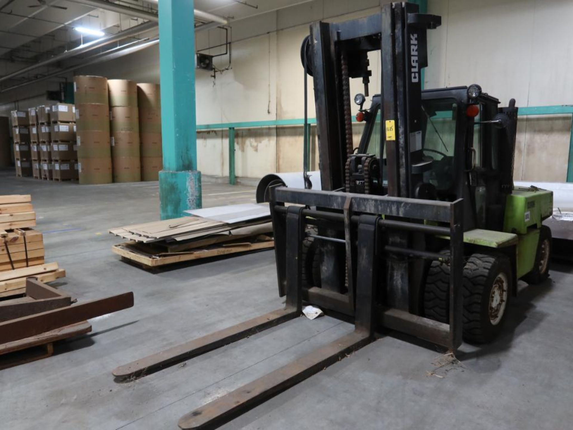 Lift Truck - Image 2 of 6