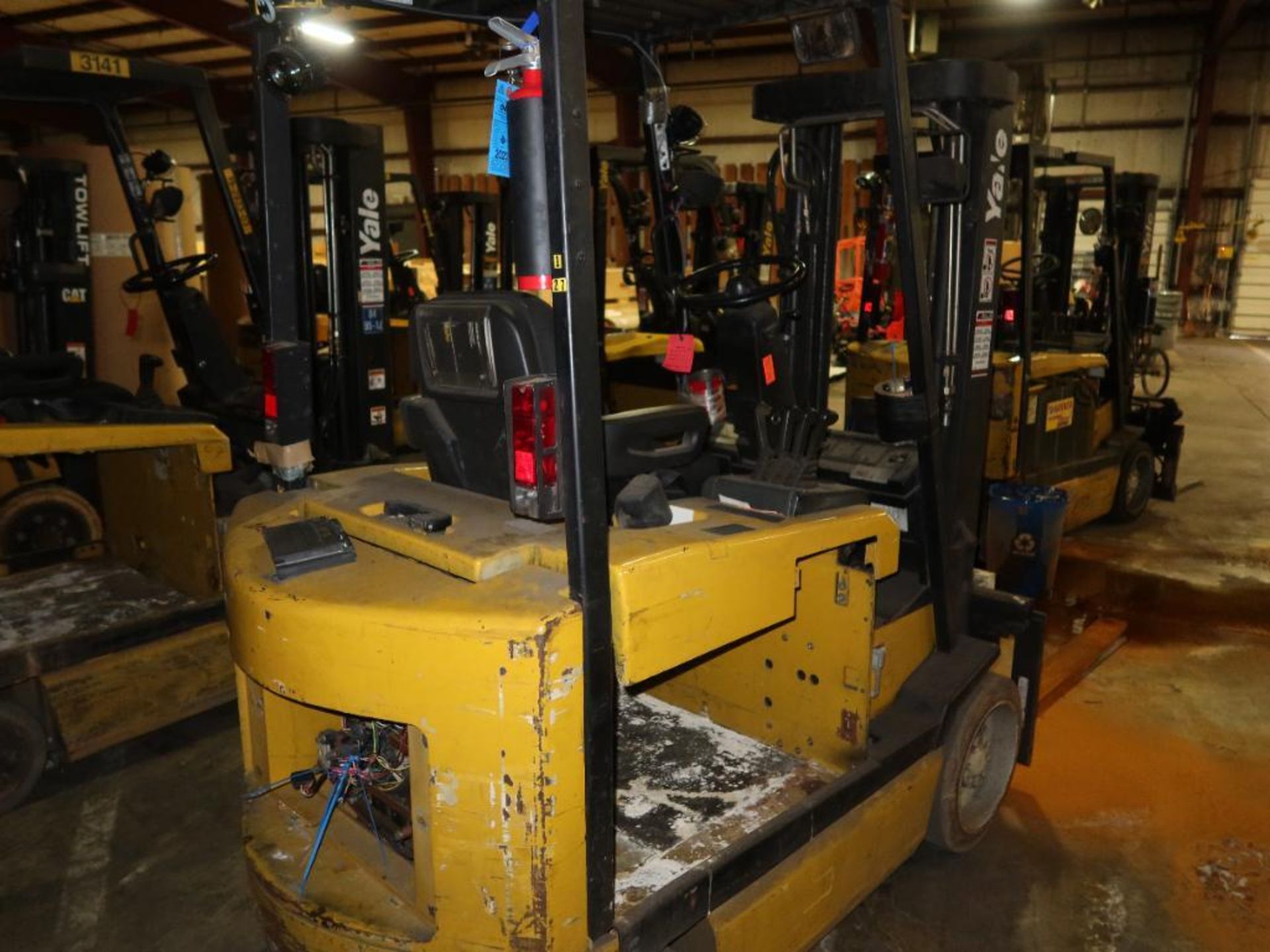 Lift Truck - Image 3 of 4