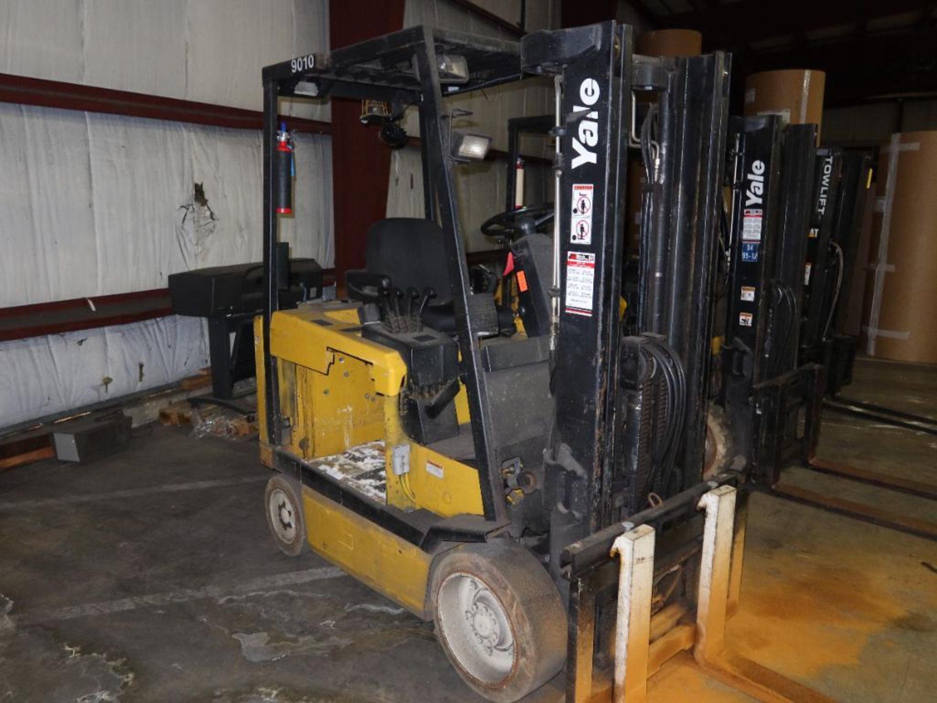 Lift Truck - Image 2 of 4
