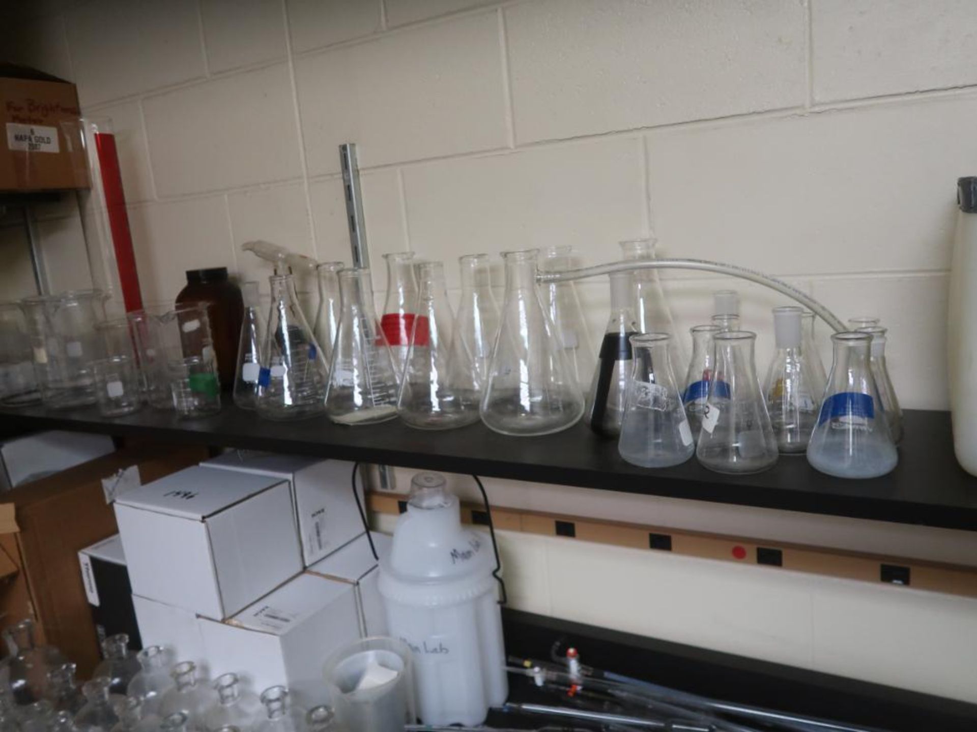 Lab Equipment - Image 6 of 6