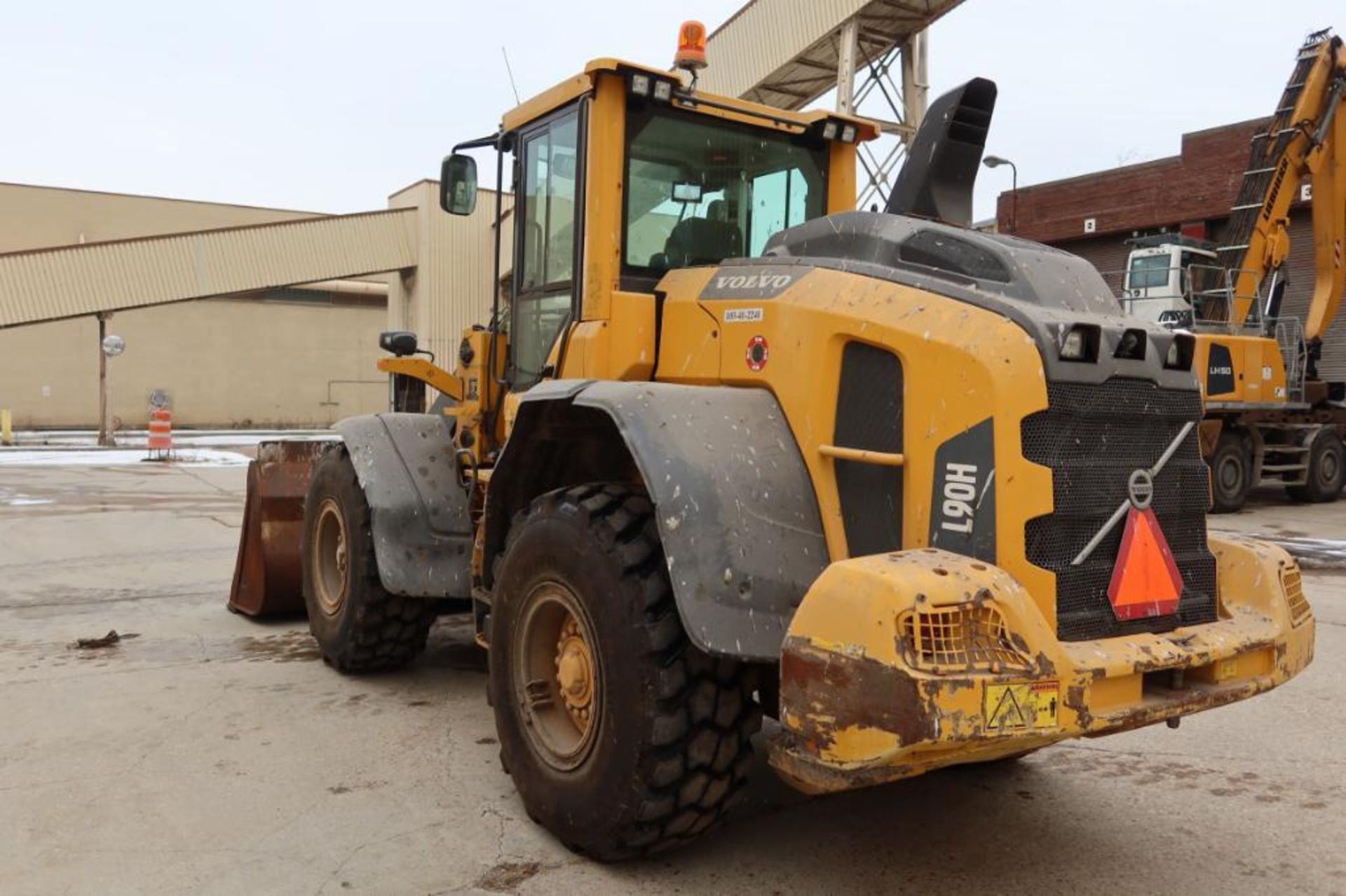 Front End Loader - Image 5 of 17