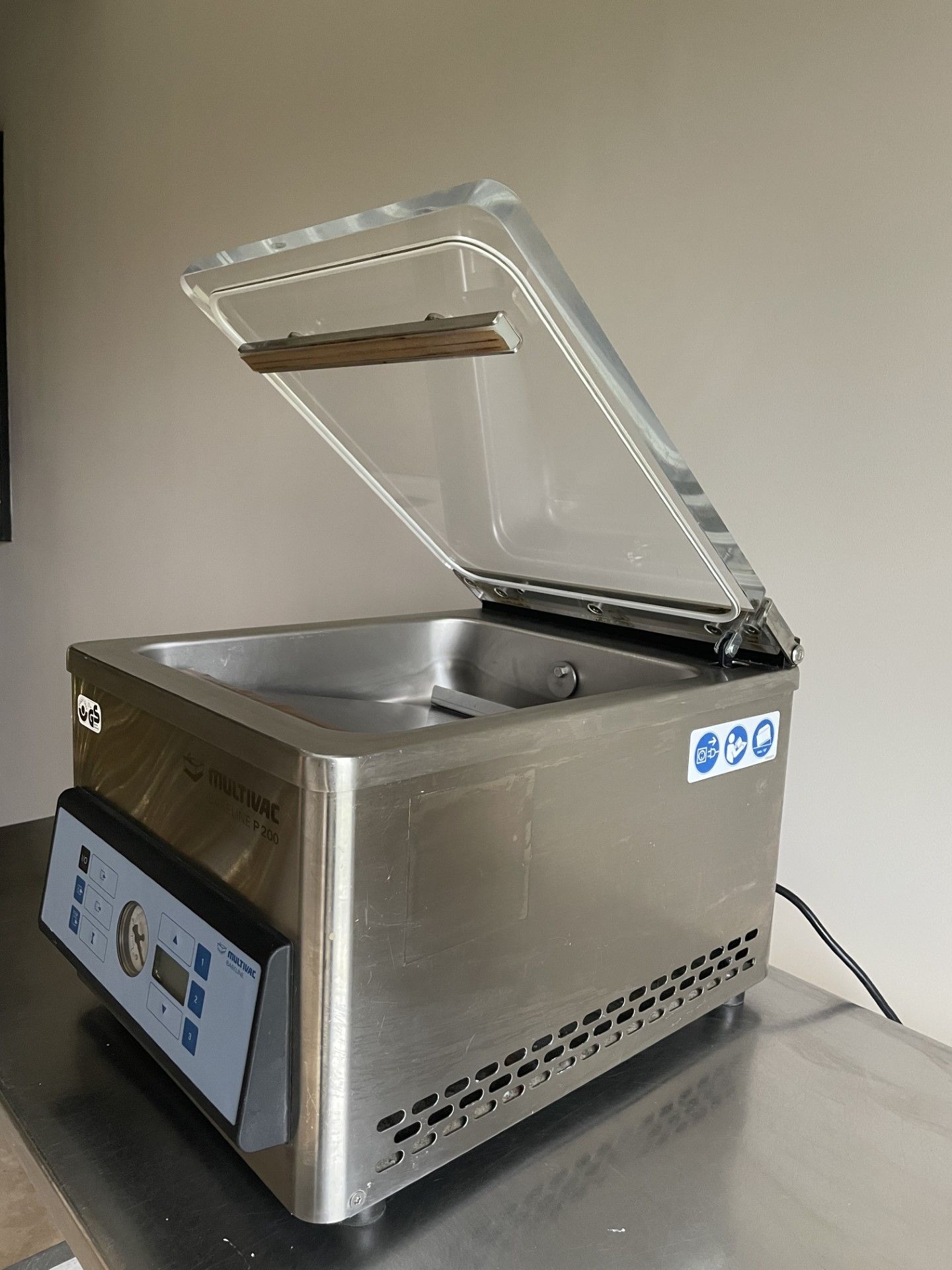 Multivac P200 Vacuum Packer. Manafacture Year 2017 Mint Condition Viewings welcome. - Bild 3 aus 7