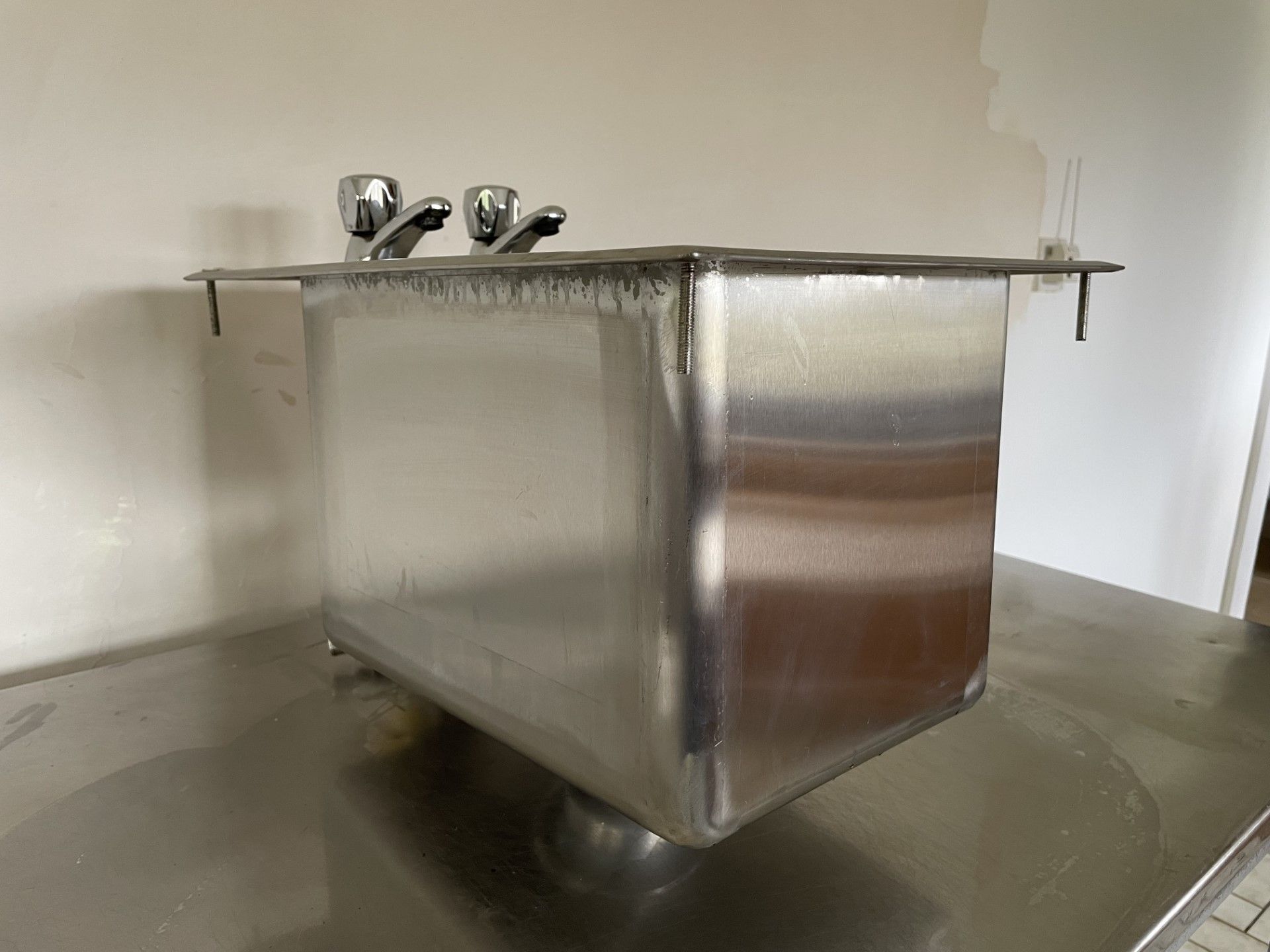 Adexa Drop-in Bar Sink. 1 Bowl. Stainless Steel with Taps. 1.3mm 304 stainless steel top. 1.0mm - Bild 2 aus 4