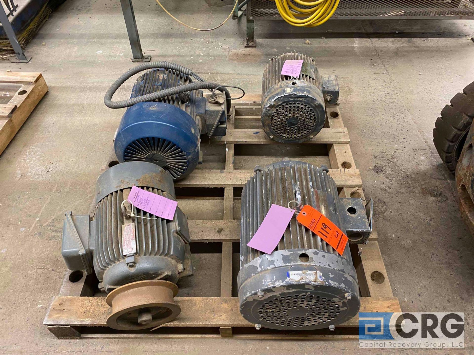 Lot of (4) motors, including, 15hp Lincoln, 7.5hp Vanguard, 15hp Siemens, 7.5hp Lincoln AC motor-