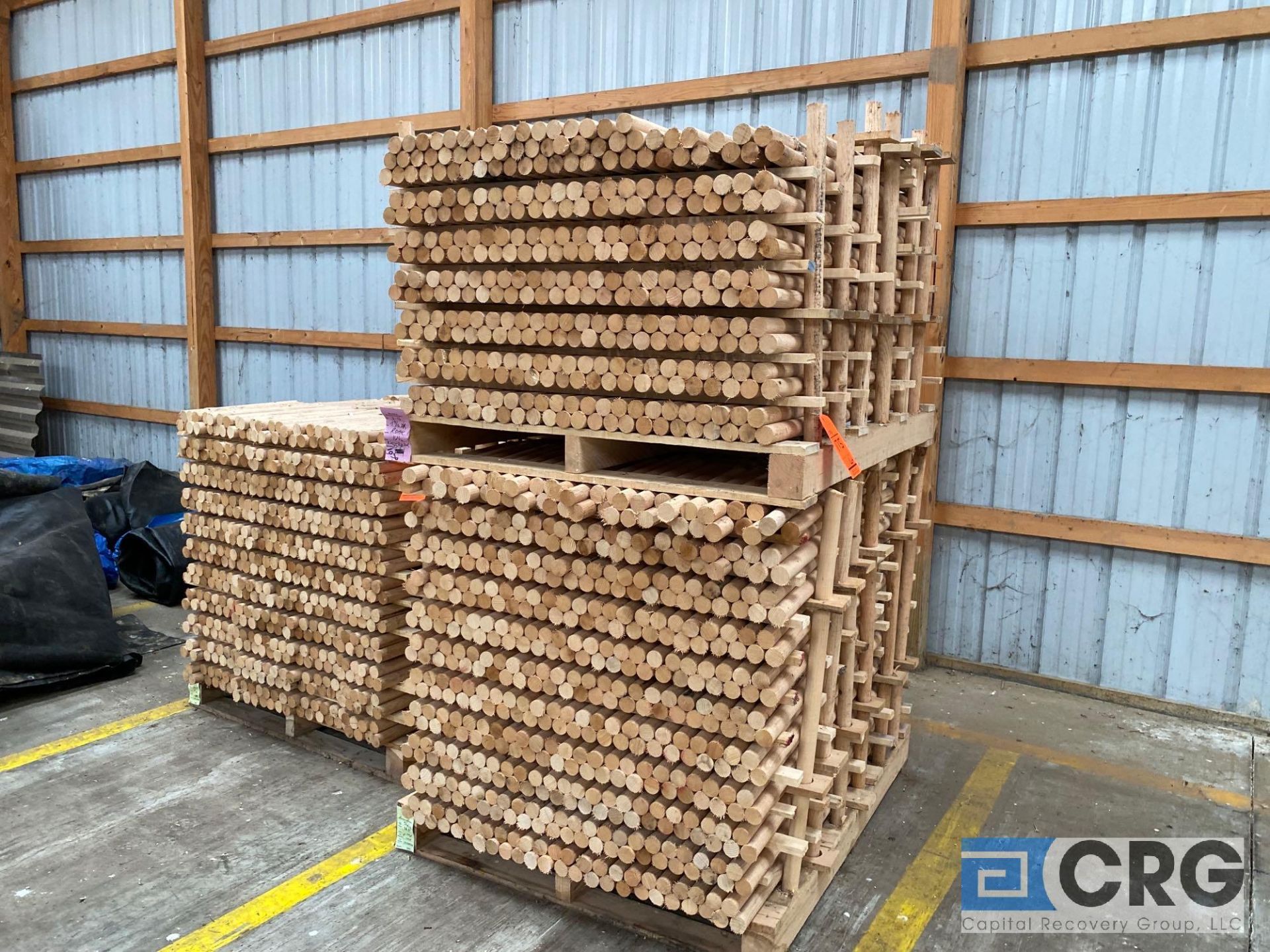 Contents of (17) pallets 16.5in. X 1-9/16in.(d) oak dowels (1551) per pallet (4)(3)(1 at 1070) more, - Bild 5 aus 6