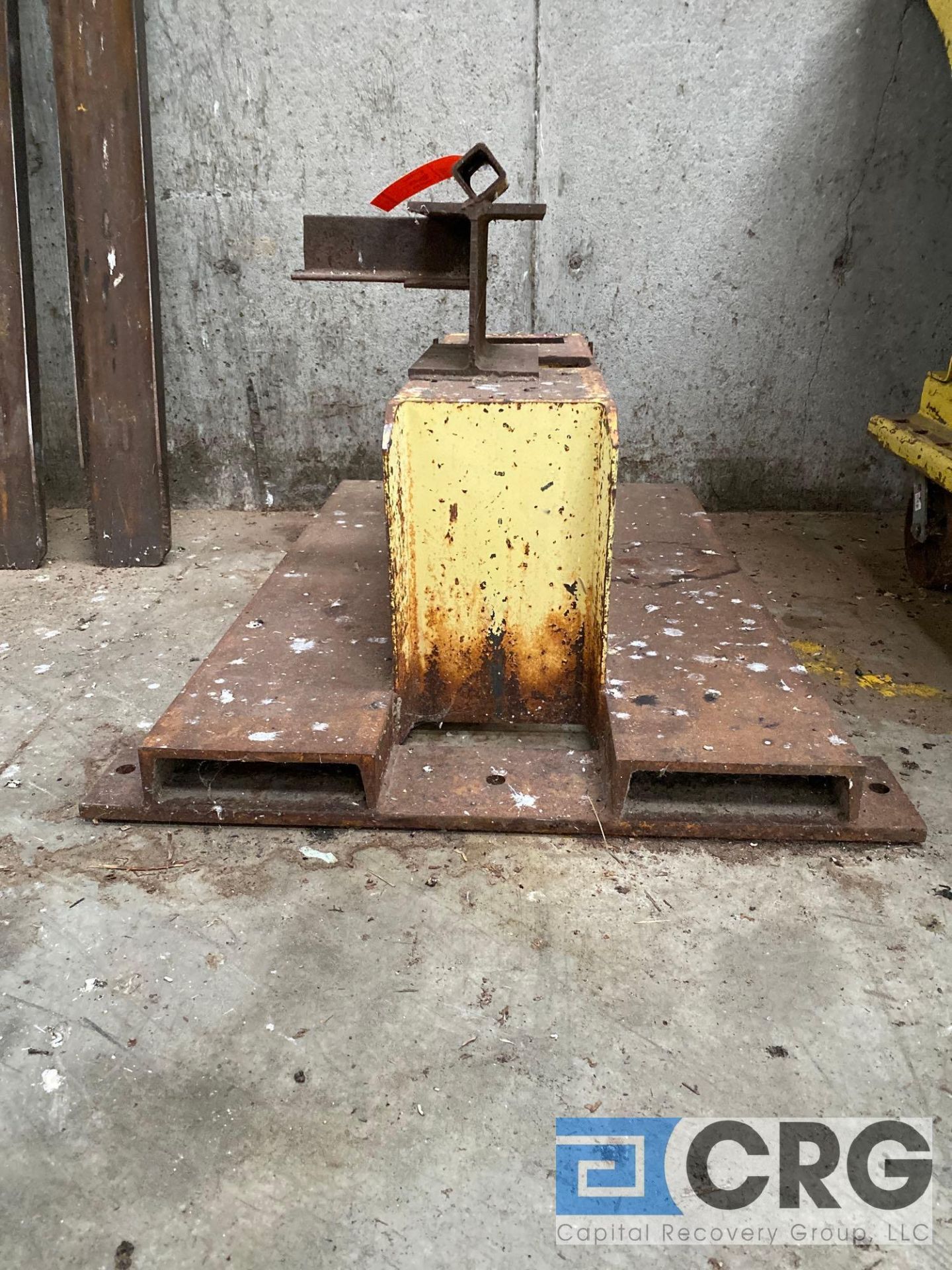 Machine lifting attachment-LOCATED IN PINE VALLEY