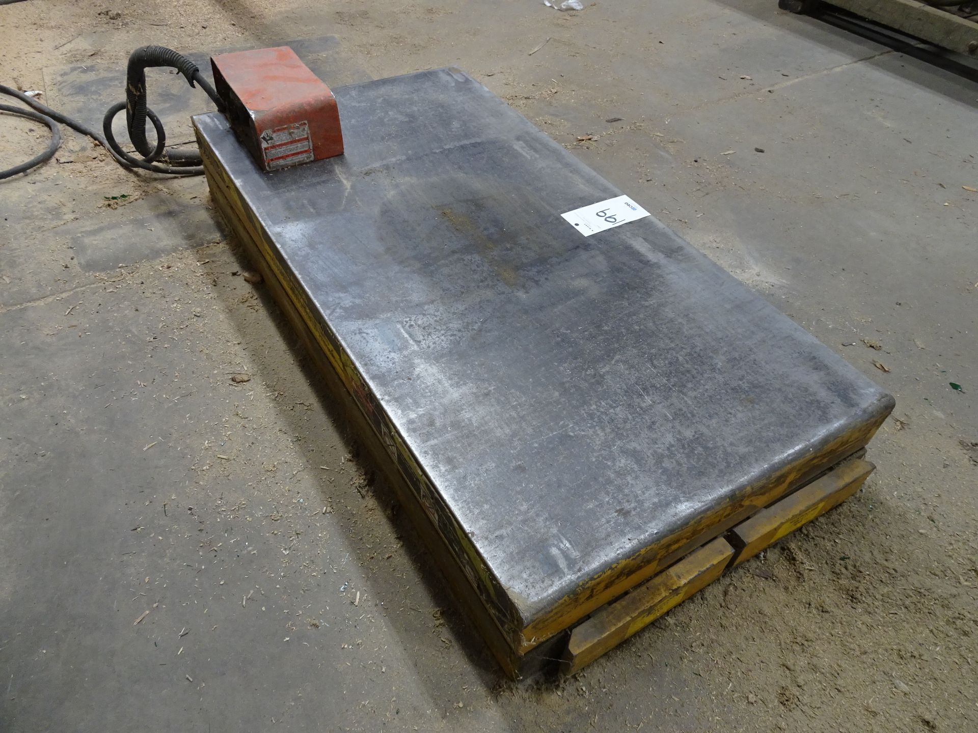 Bishamon 4500 lb Capacity Scissor Lift Table