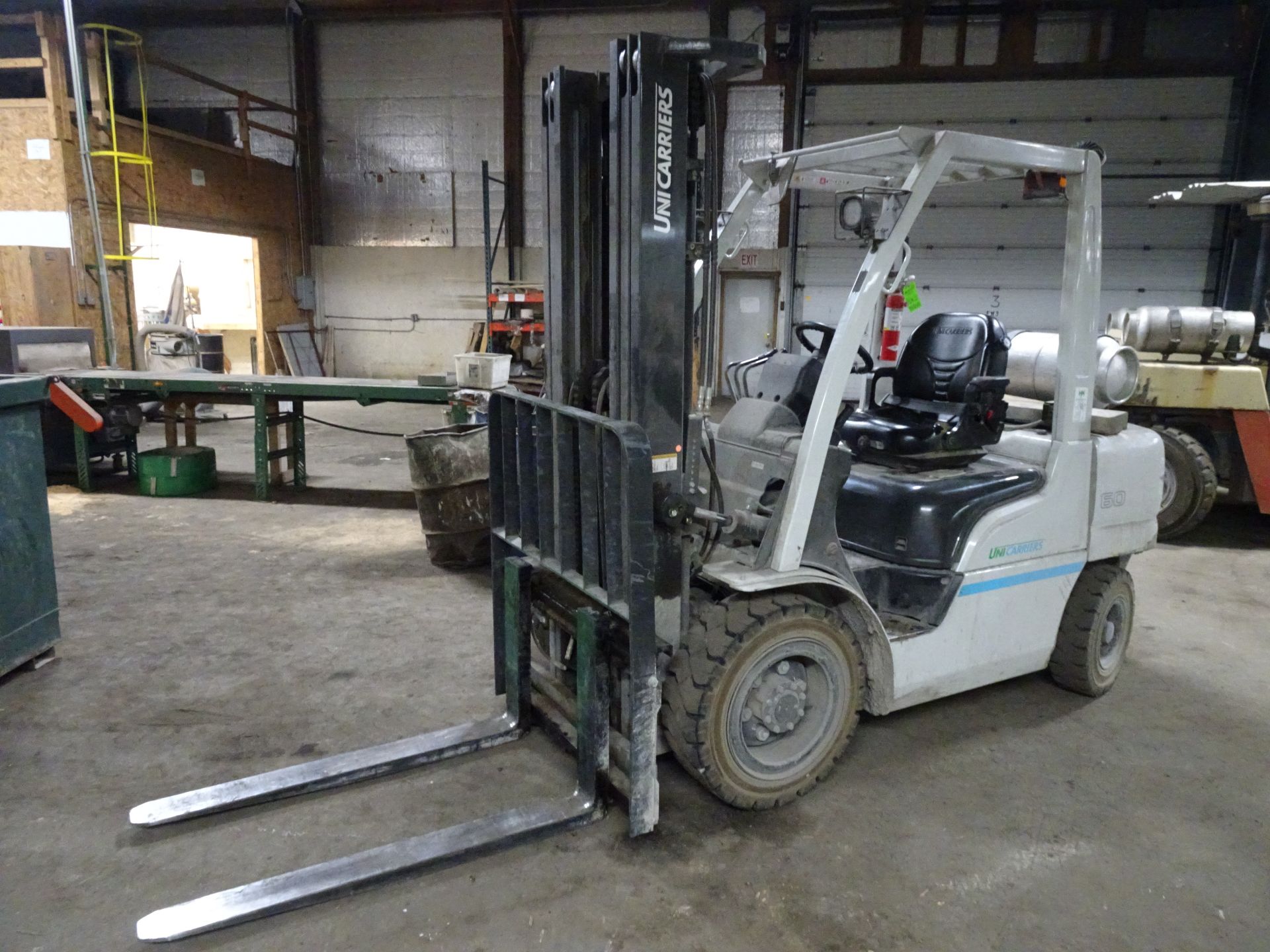 Unicarriers Model MUG1F2A30LV 5200 lb Capacity LP Forklift - Image 2 of 4