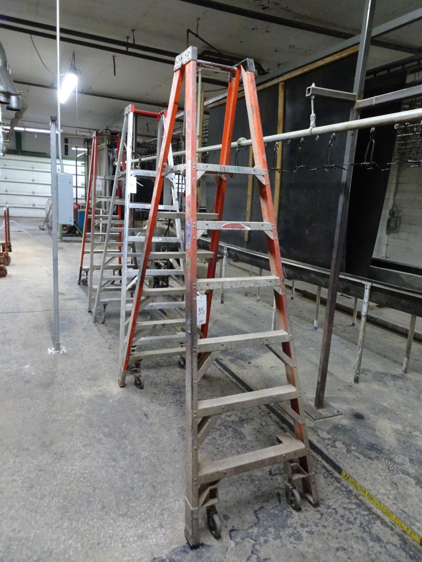 Lot: Warner Ladders