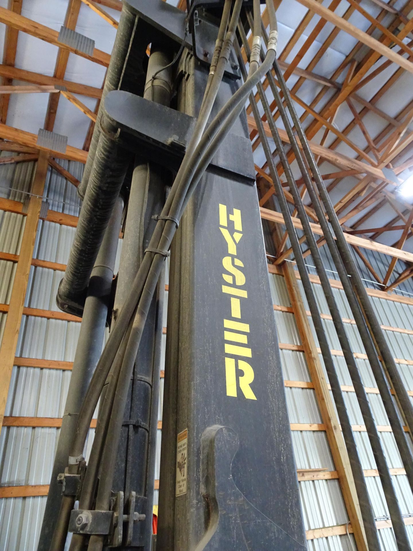 Hyster M17,600 lb Capacity Diesel Forklift - Image 3 of 4