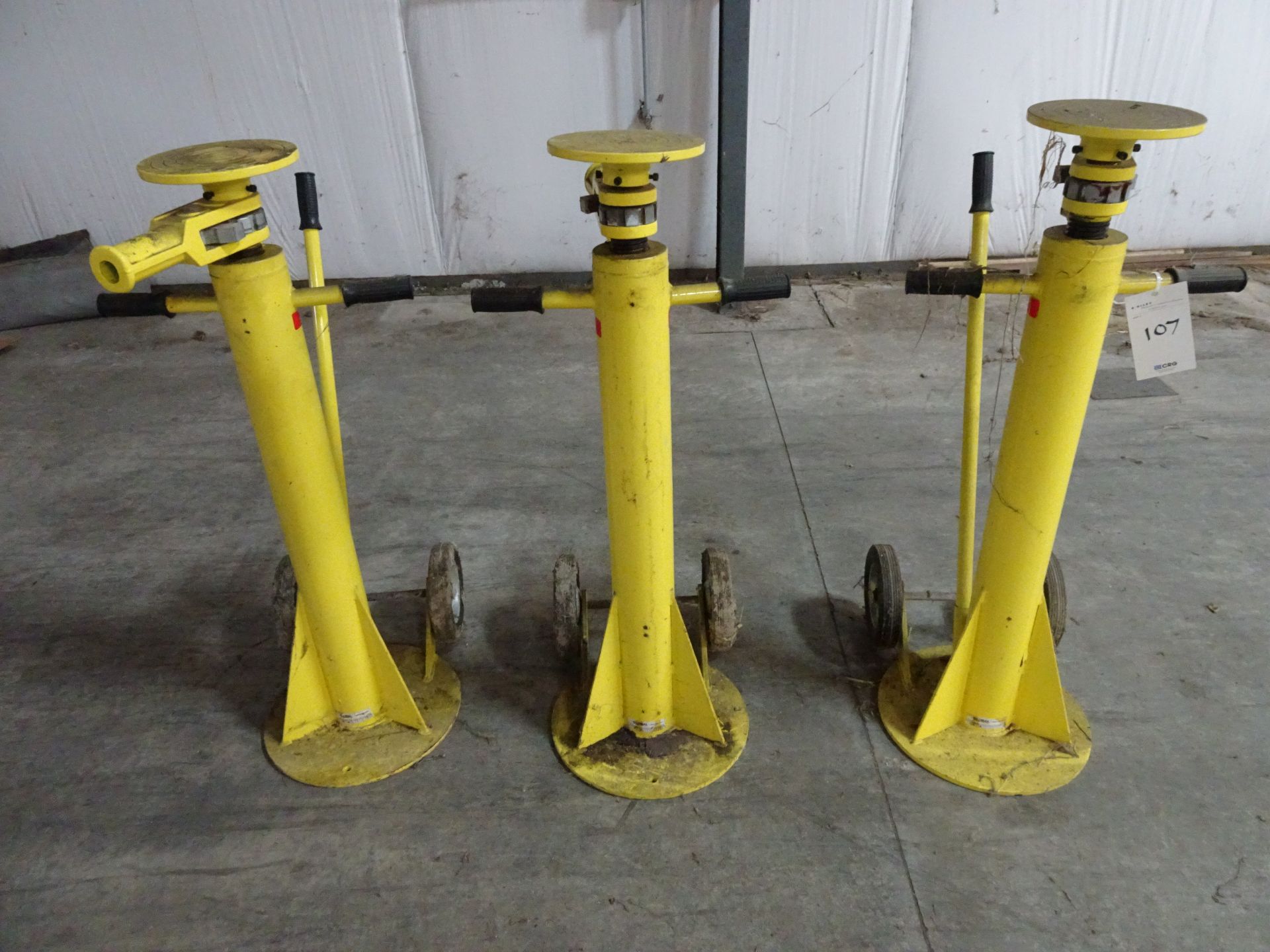 Lot: (3) Global Trailer Jack Stands