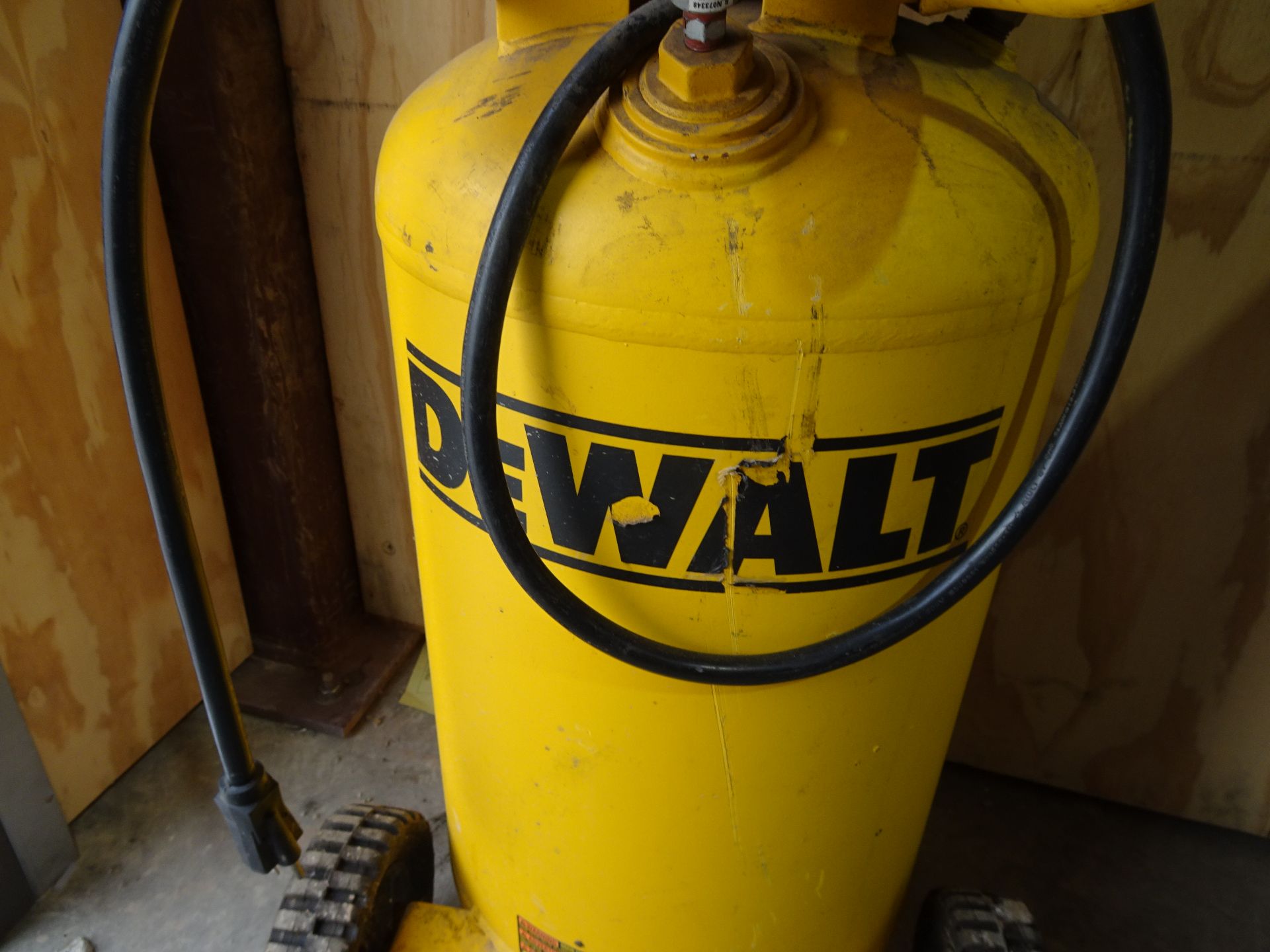 DeWalt Portable Compressor - Image 3 of 4