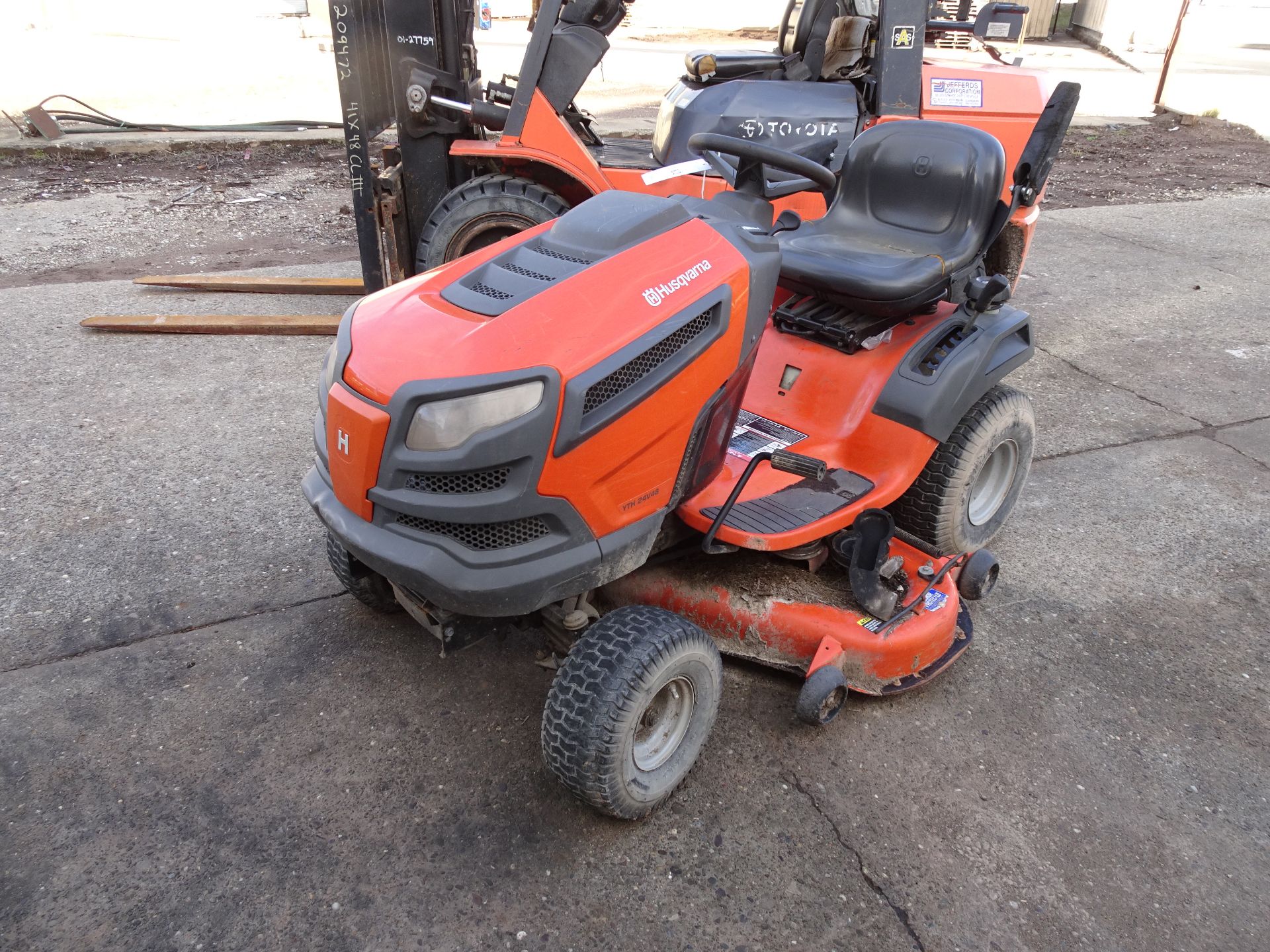 Husqvarna Riding Mower - Image 2 of 4