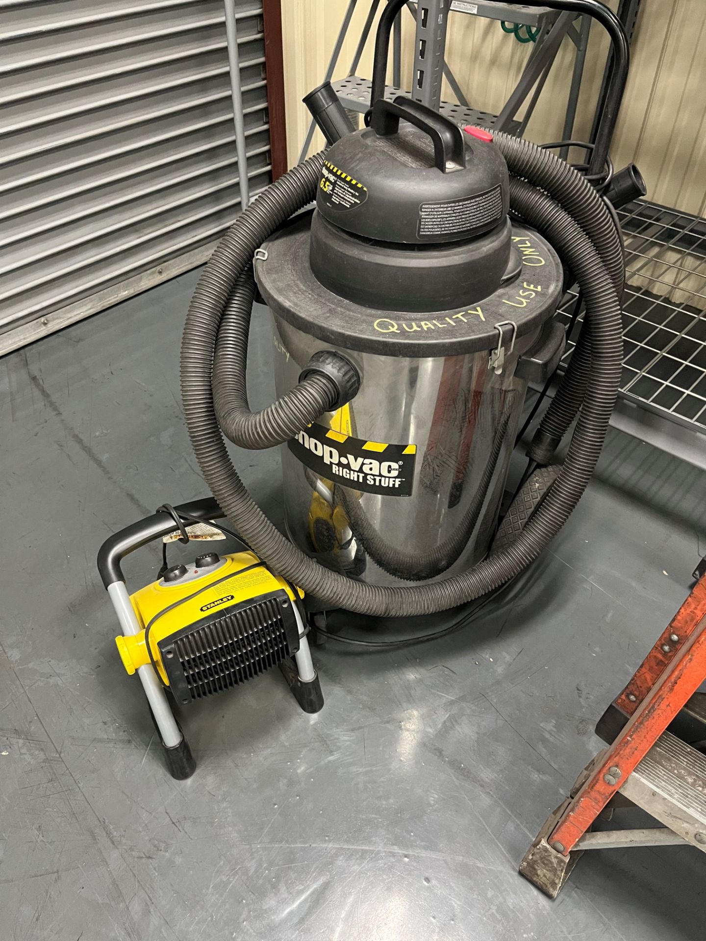 Lab ladders, shop vac, Stanley and portable heater - Image 2 of 2