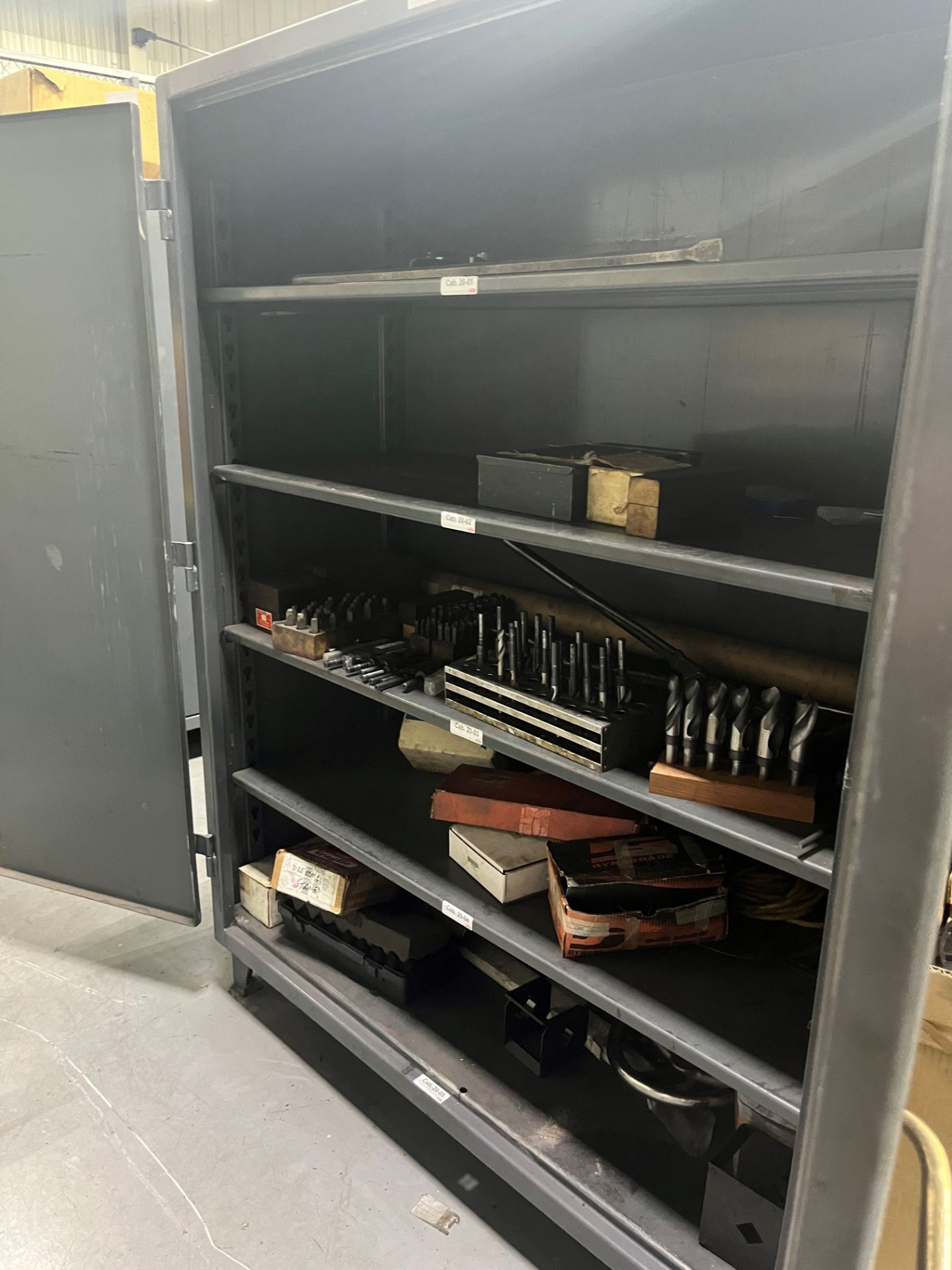 Strong Hold shop cabinet and contents - Image 2 of 2
