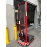 Dayton hydraulic platform lift