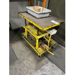 Hydraulic lift table