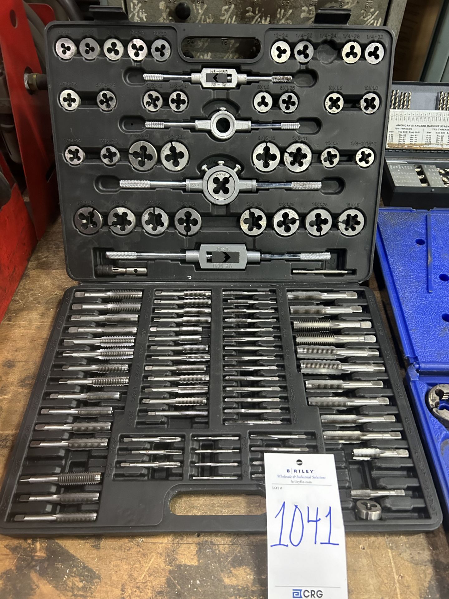 tap and die set with wrenches