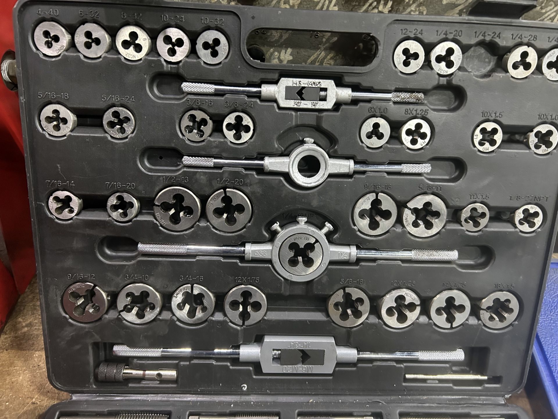 tap and die set with wrenches - Image 3 of 3