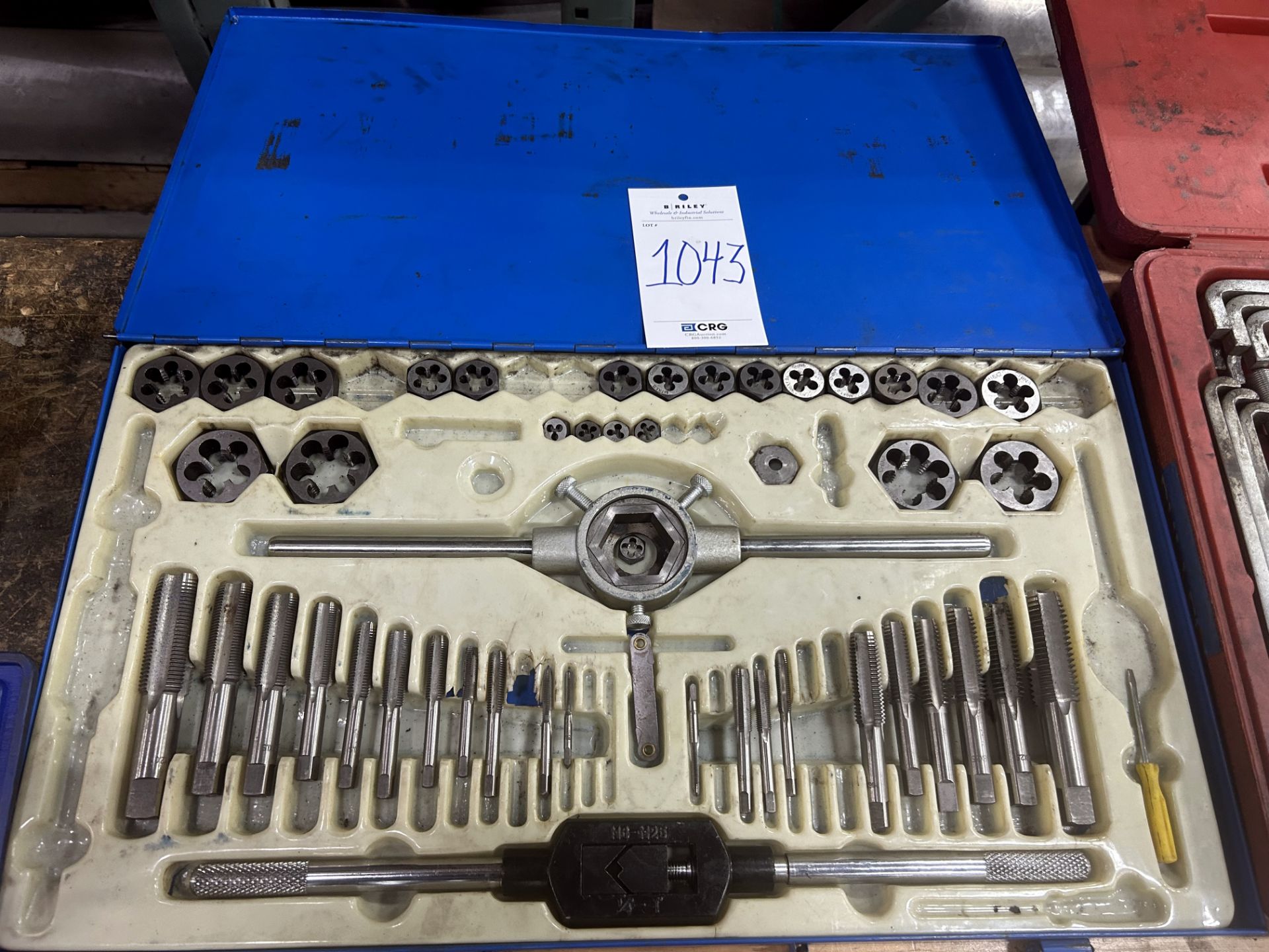 tap and die set with wrenches - Bild 2 aus 3