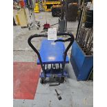 Hydraulic lift table cart