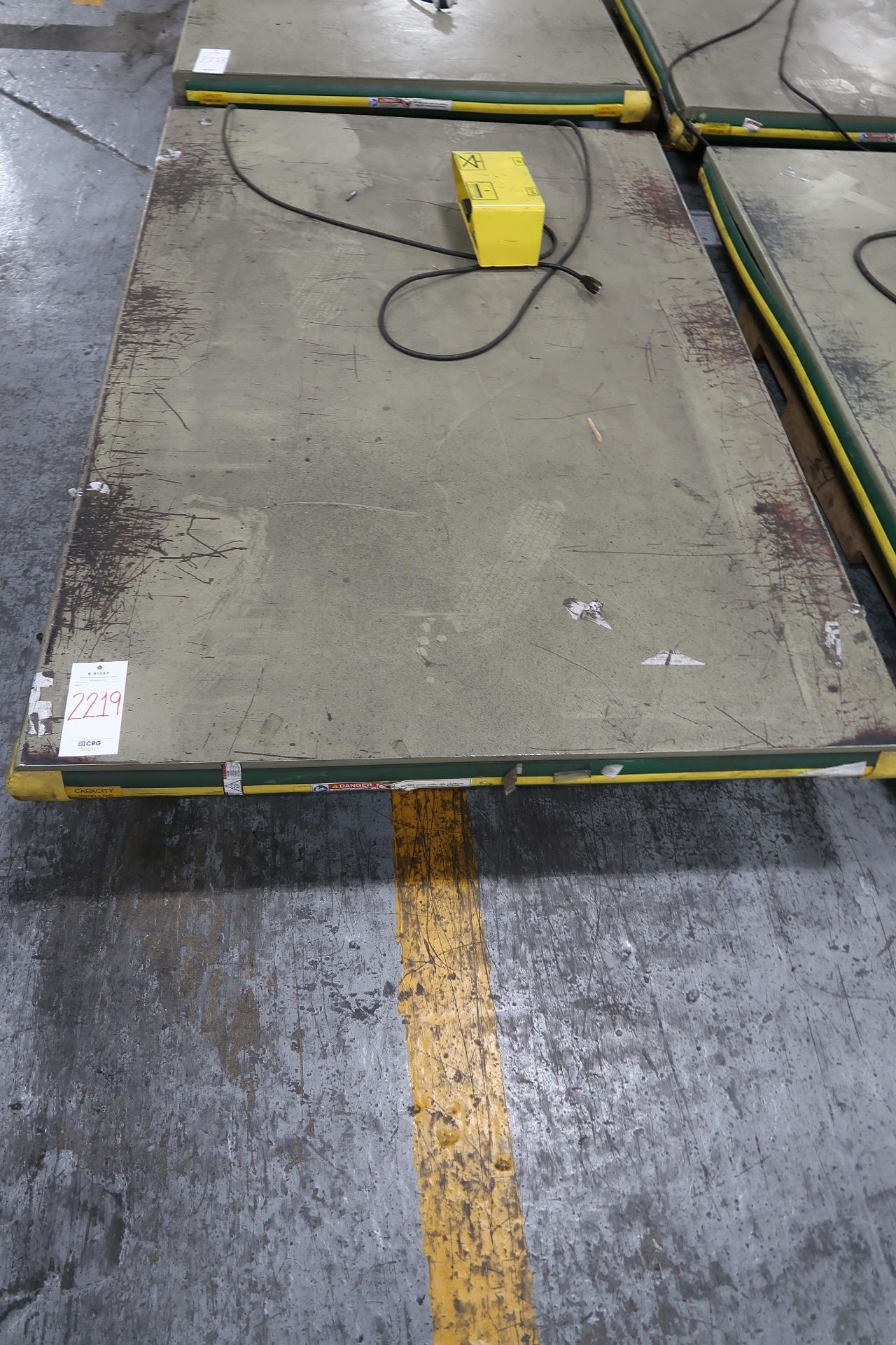 2000 lb. lift table with foot pedal; 48" x 72"