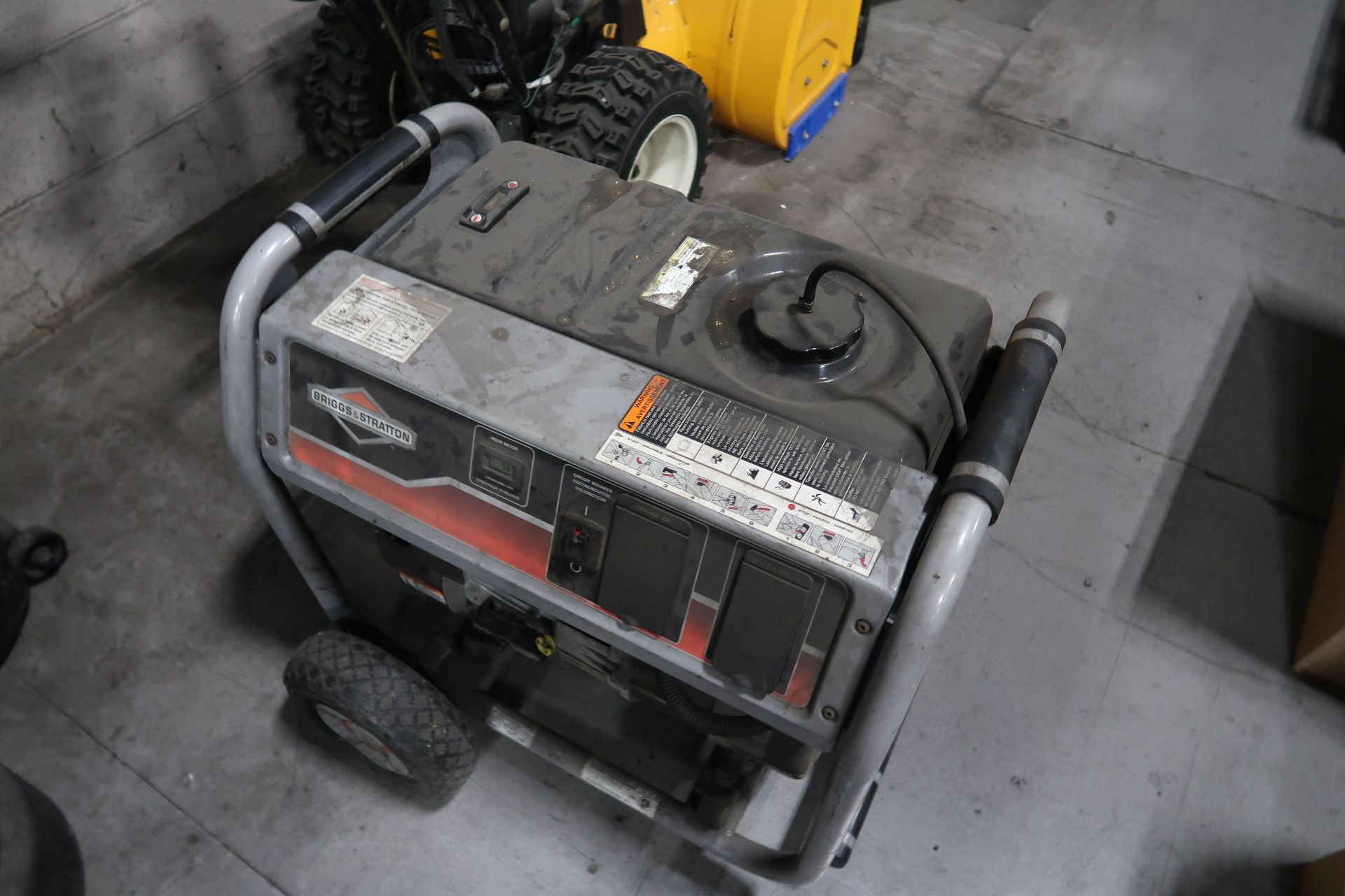 Briggs and Stratton portable generator - Image 2 of 2