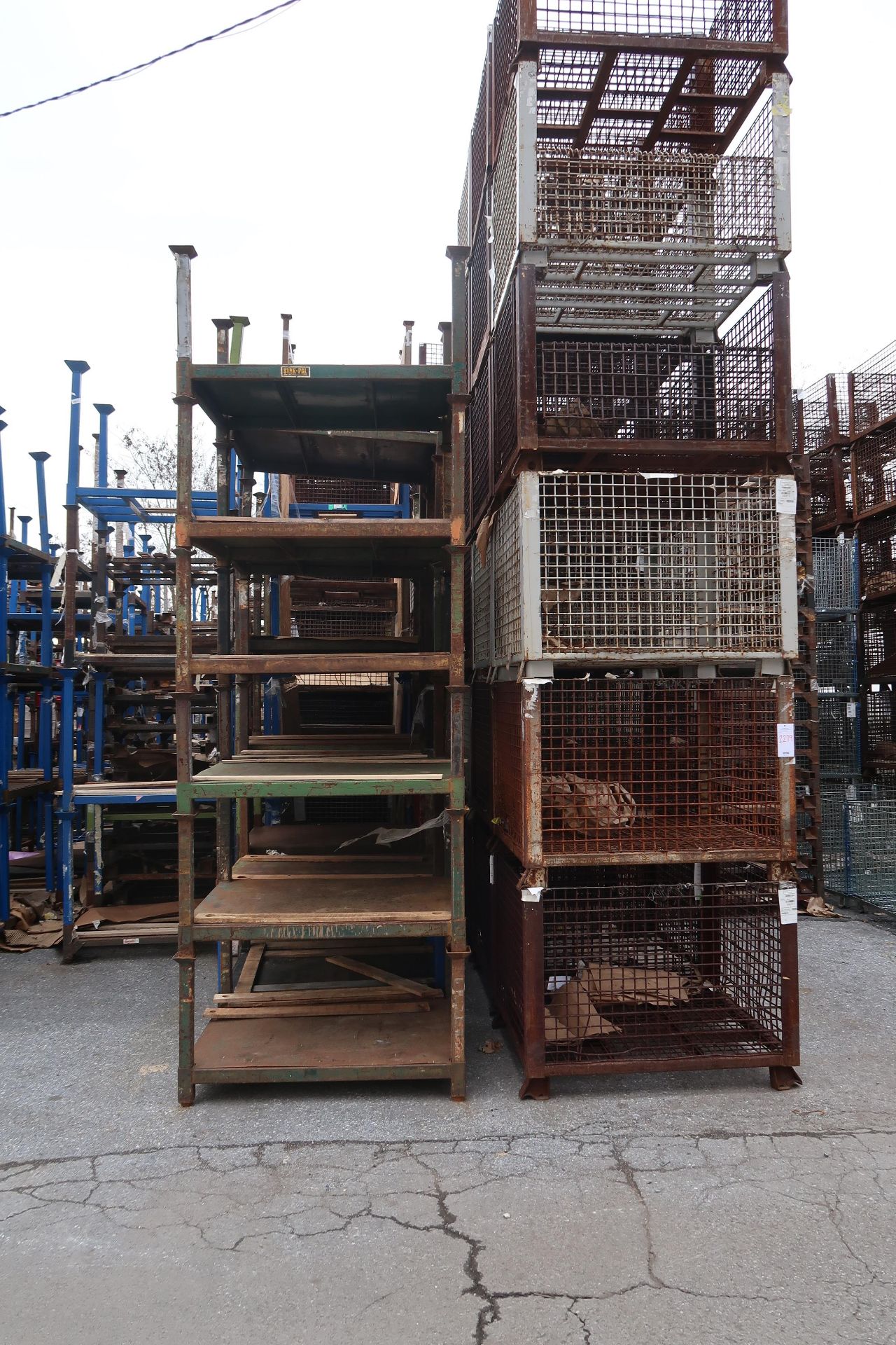 Large assortment of wire cages - Bild 2 aus 2