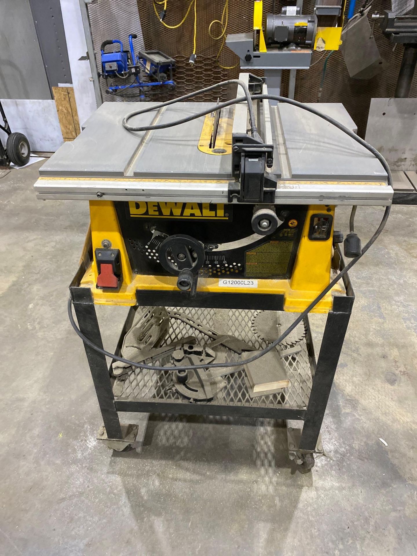 Dewalt DW744 jobsite table saw, 10in.