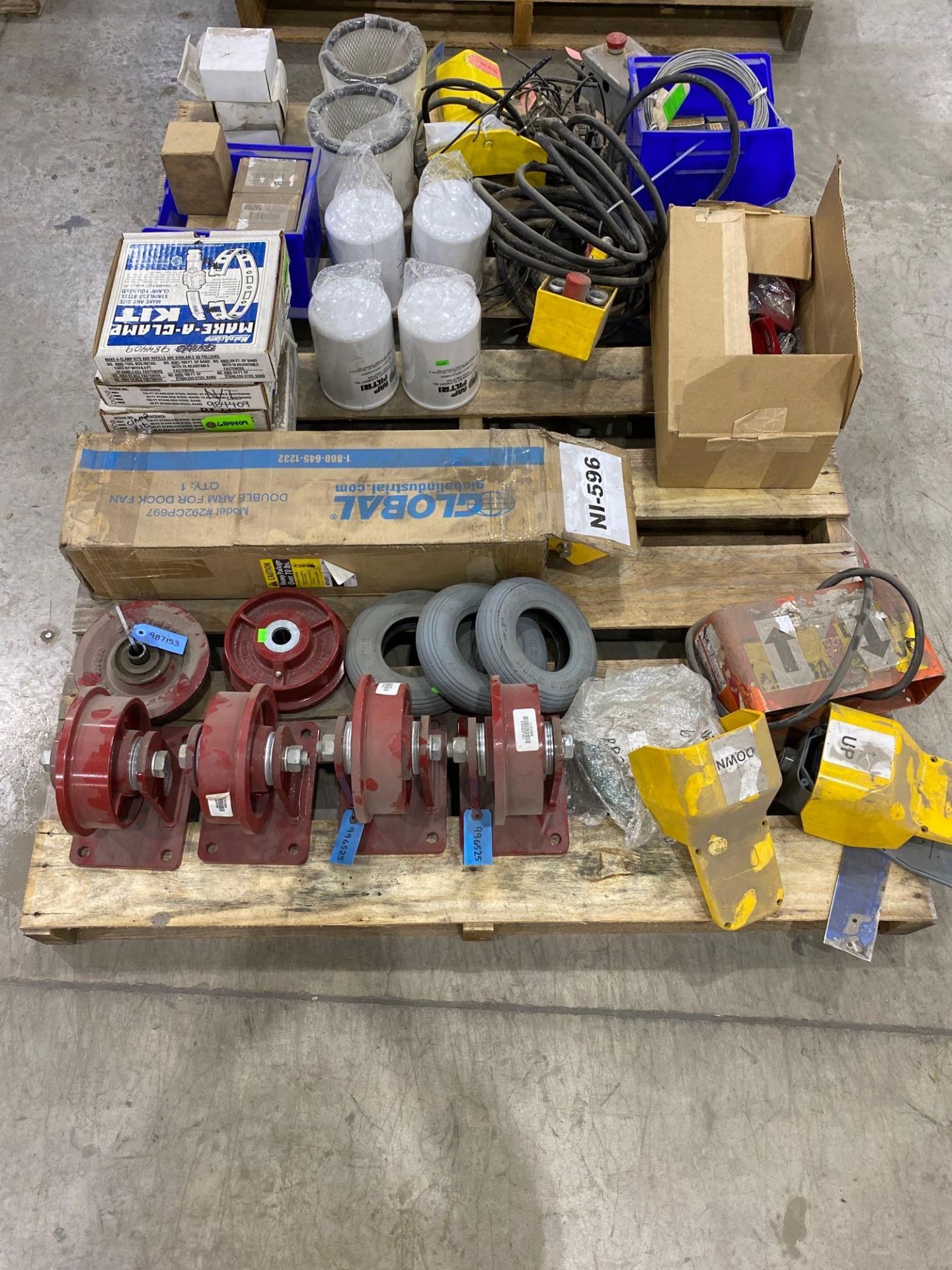 Assorted Miscellaneous Machine Parts - Image 2 of 18