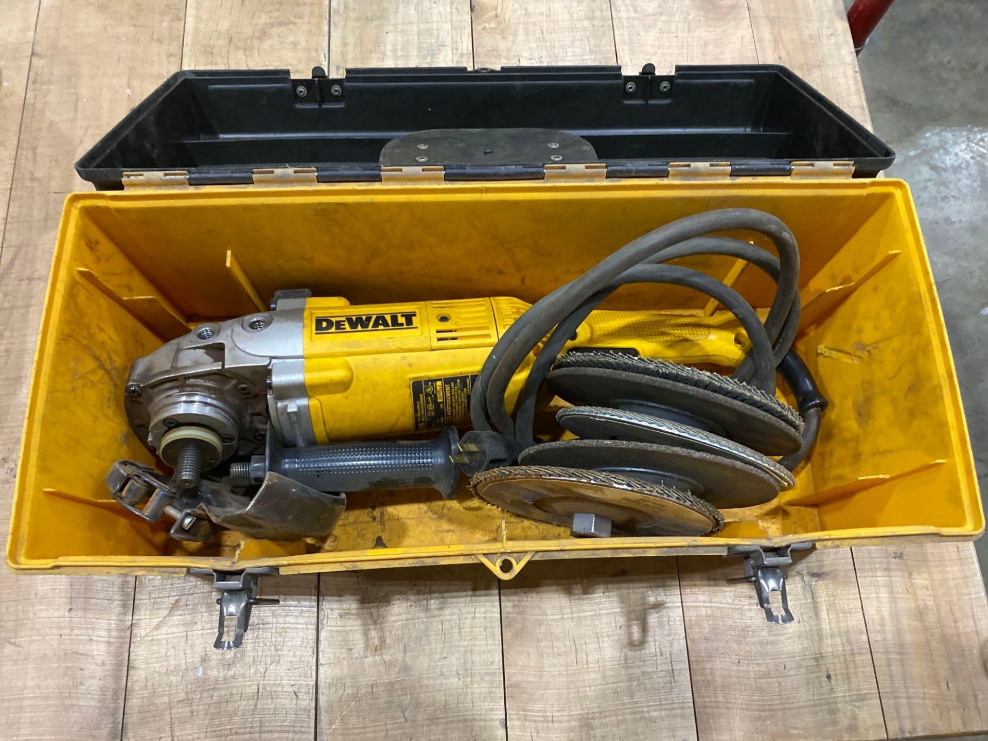 Dewalt D28494 Heavy Duty Angel Grinder